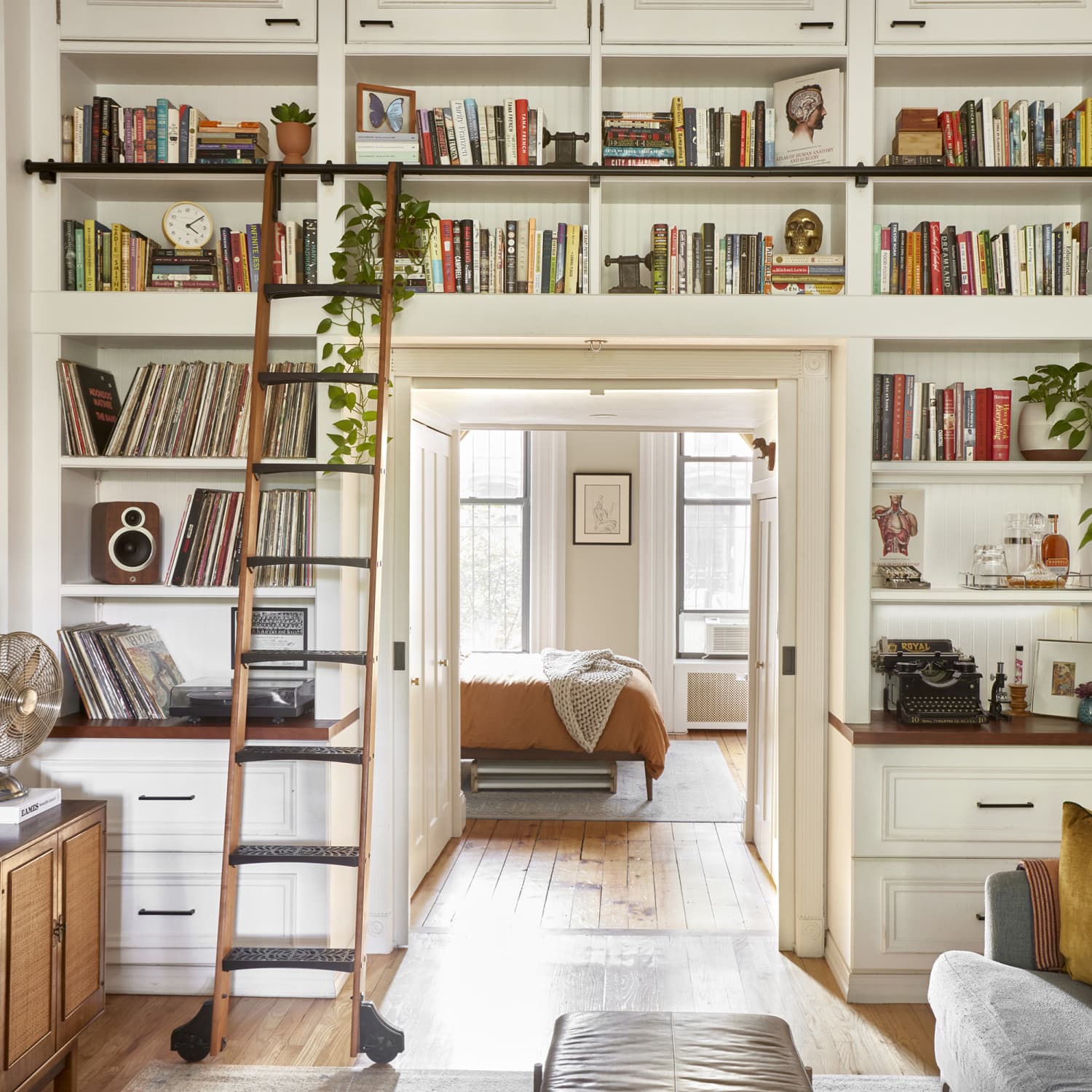 This Spinning Bookshelf Lets You Display Your Favorite Covers | Apartment Therapy