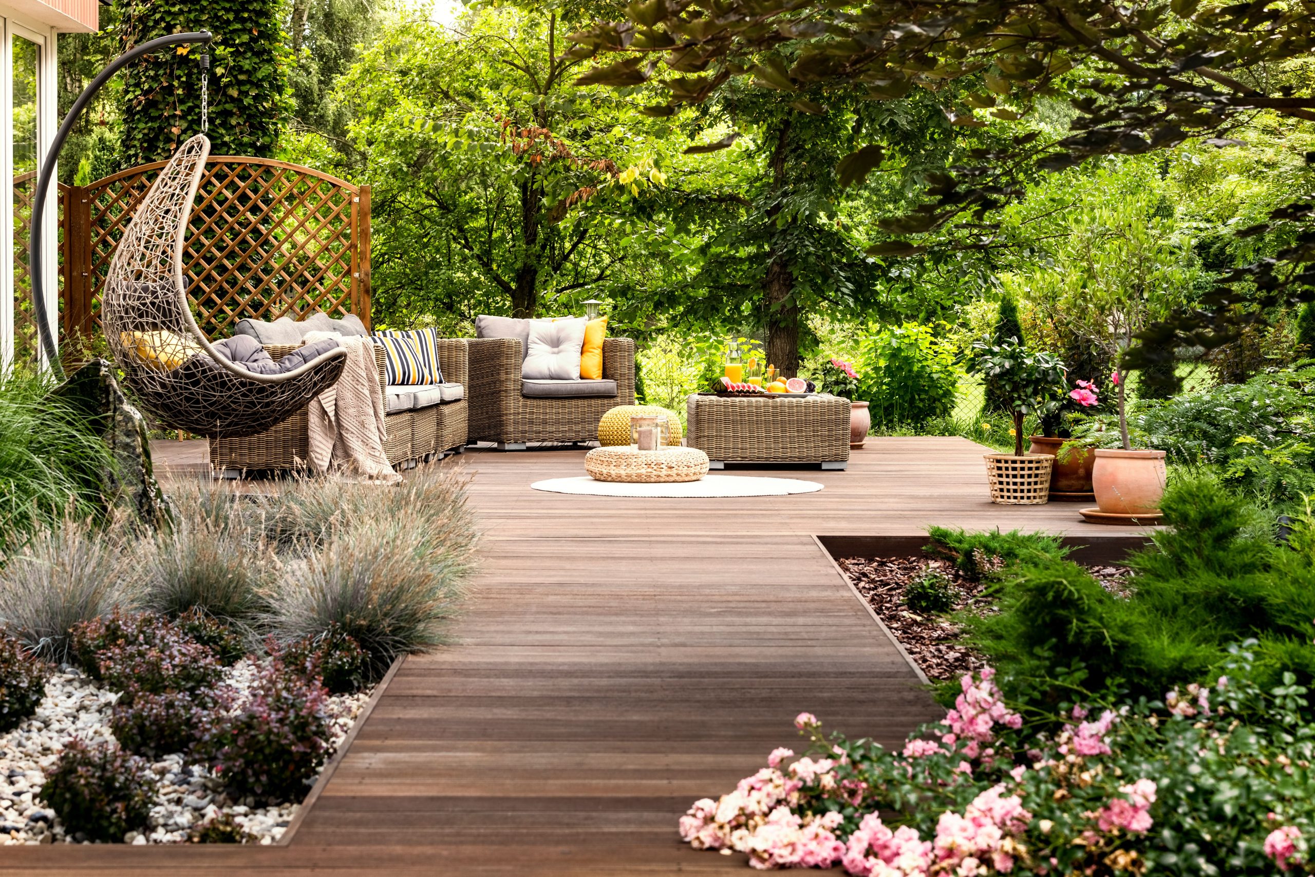 Transform Your Outdoors: 13 Chic and Trendy Garden Design Inspirations