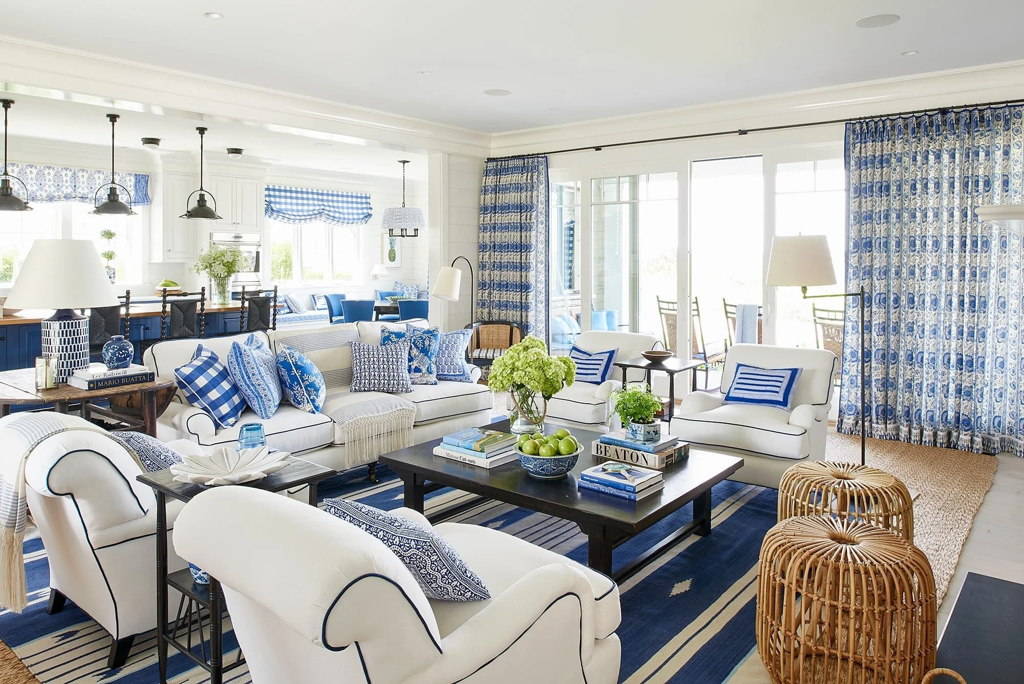 Ultimate Guide to Coastal Decor: Beachy Vibes to Elegant Interiors