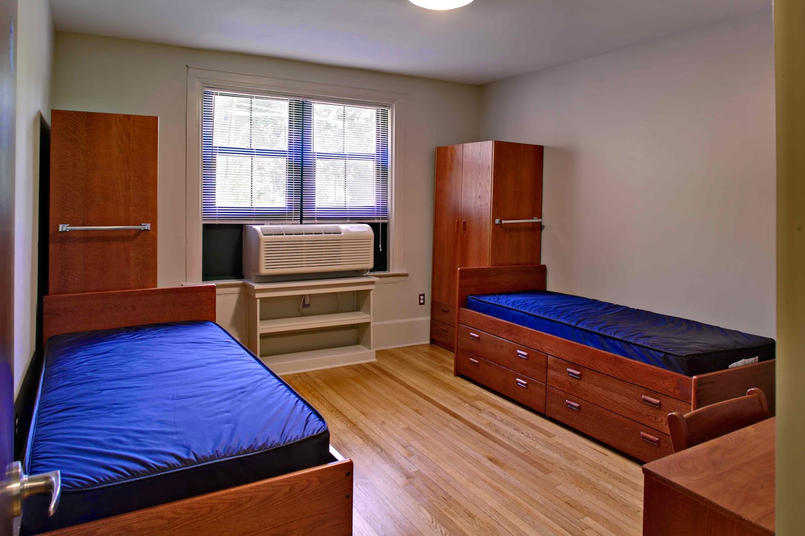What Things are Essential to Have in a Dorm Room? - Best Choice Schools