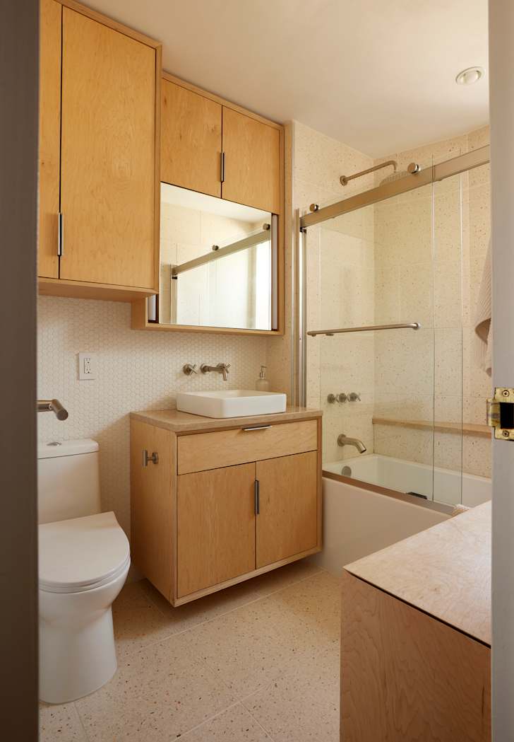 10 Tub and Shower Combinations That Are Functional and Chic | Apartment Therapy