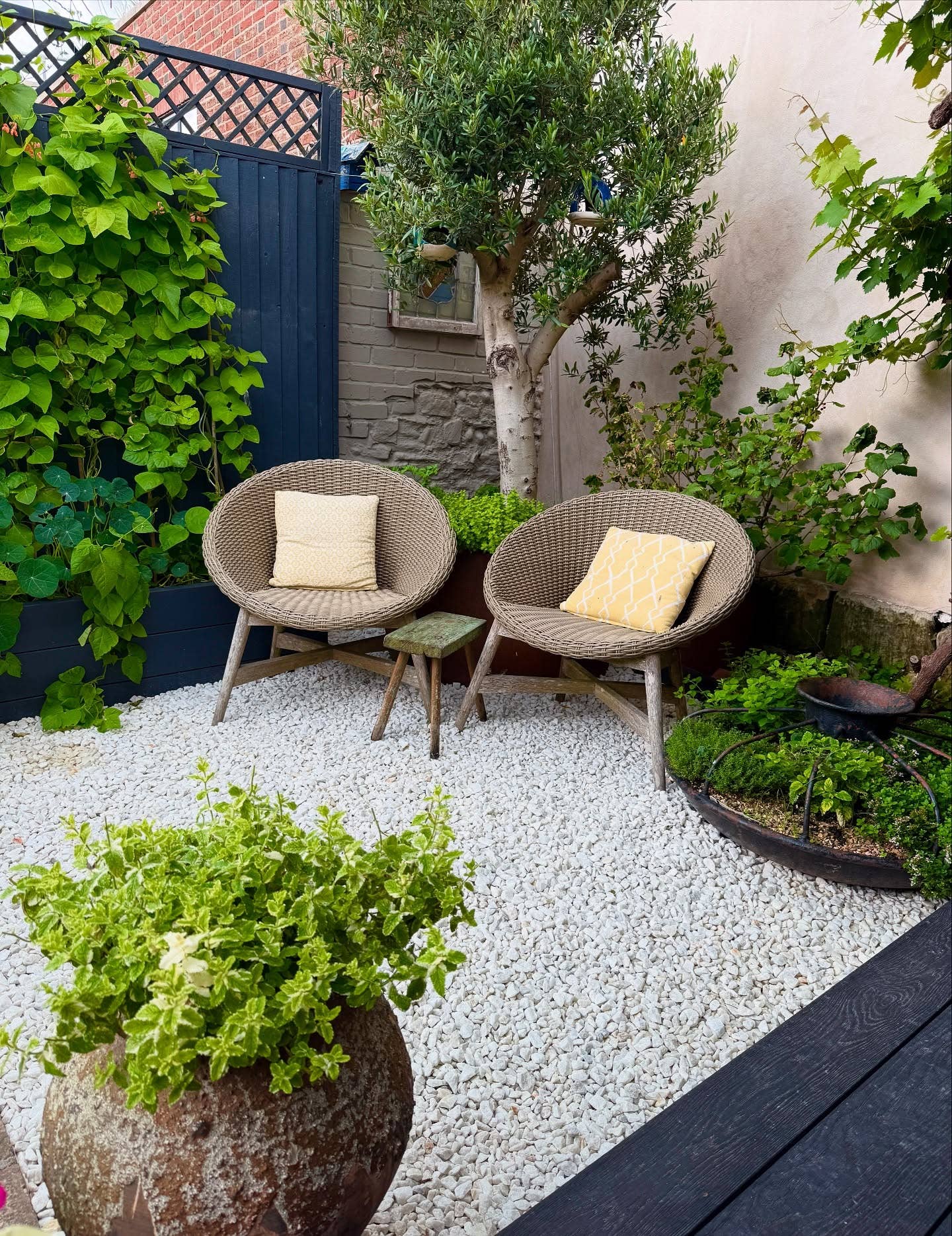 15 Gravel Patio Ideas That Add European Charm to Any Backyard - AOL
