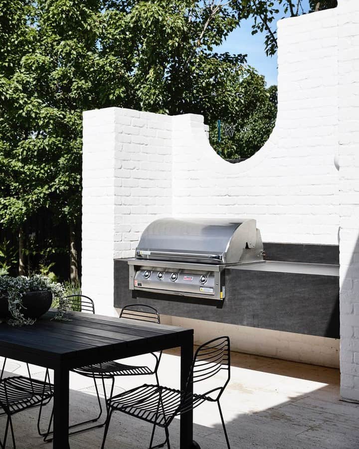 16 Ultimate Outdoor BBQ Area Ideas: Fire Pit, Bar, and Lounge Seating – Inspirations at Your Fingertips