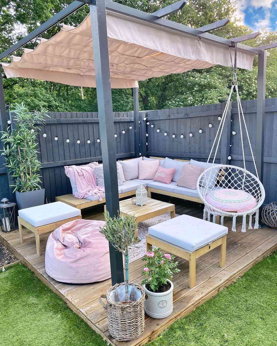 25 Outdoor Seating Ideas Perfect for Warm Weather