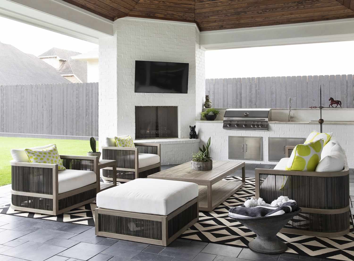 26 Covered Outdoor Kitchen Ideas for Elevated Cookouts
