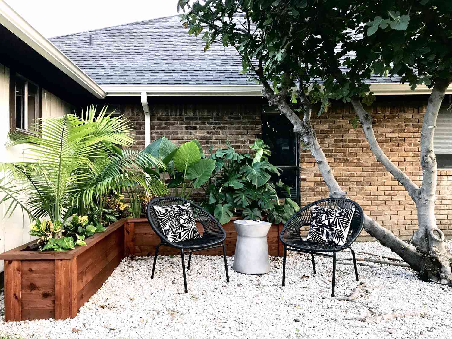 35 Corner Garden Ideas That Will Save You Space