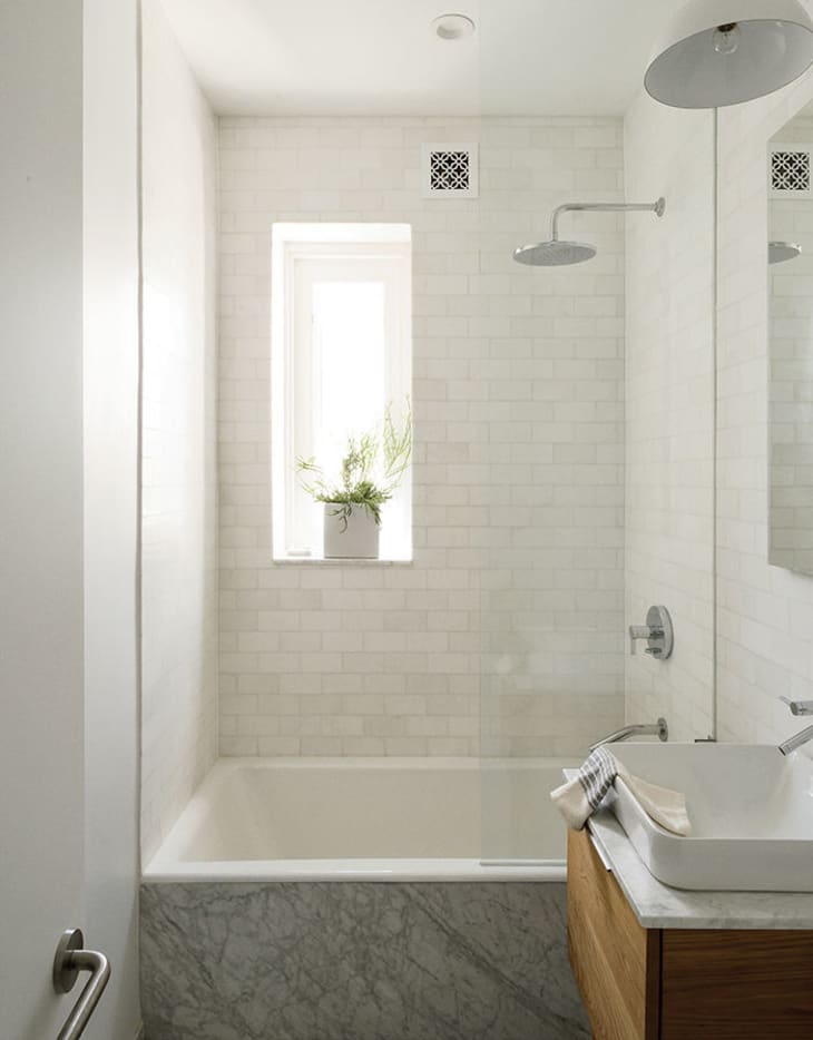 5 Fresh Ways to Shake Up the Look of a Bathtub/Shower Combo | Apartment Therapy