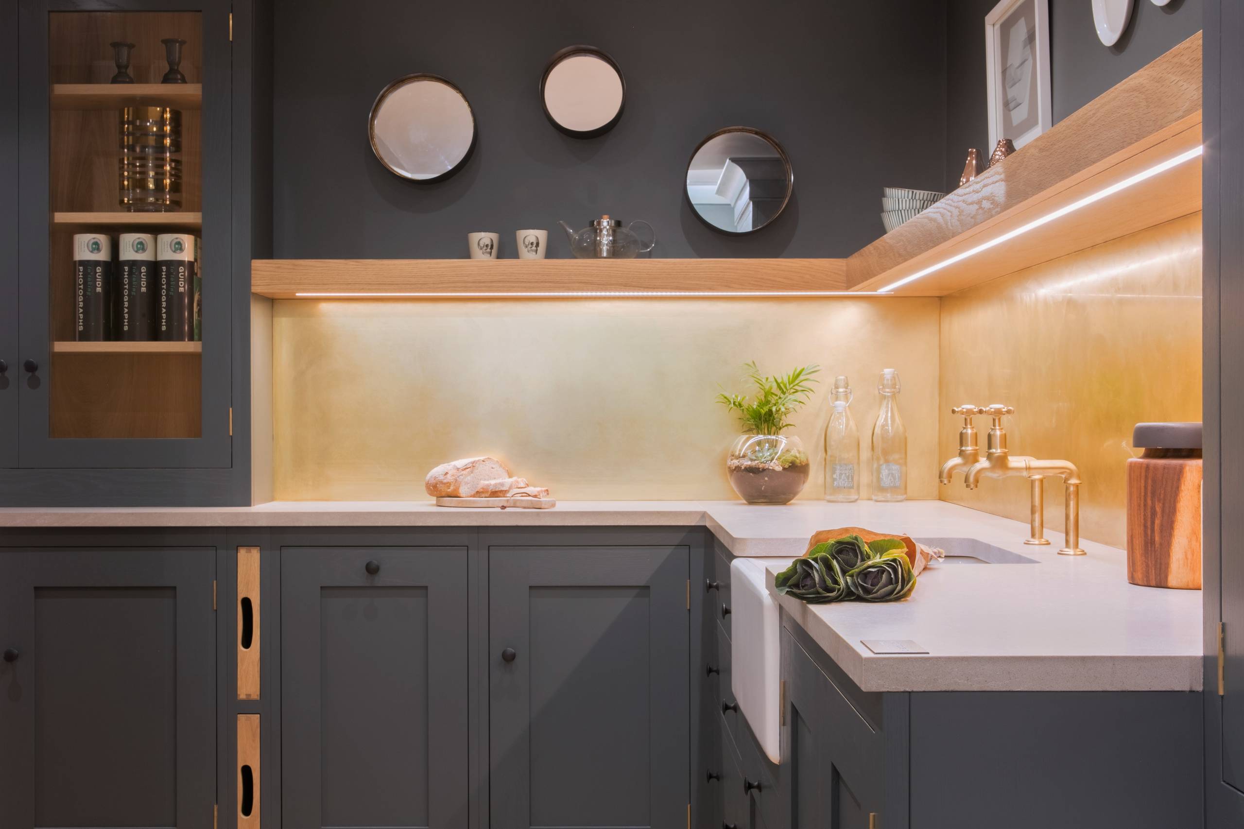 6 Stunning Alternatives to Tiled Kitchen Backsplashes