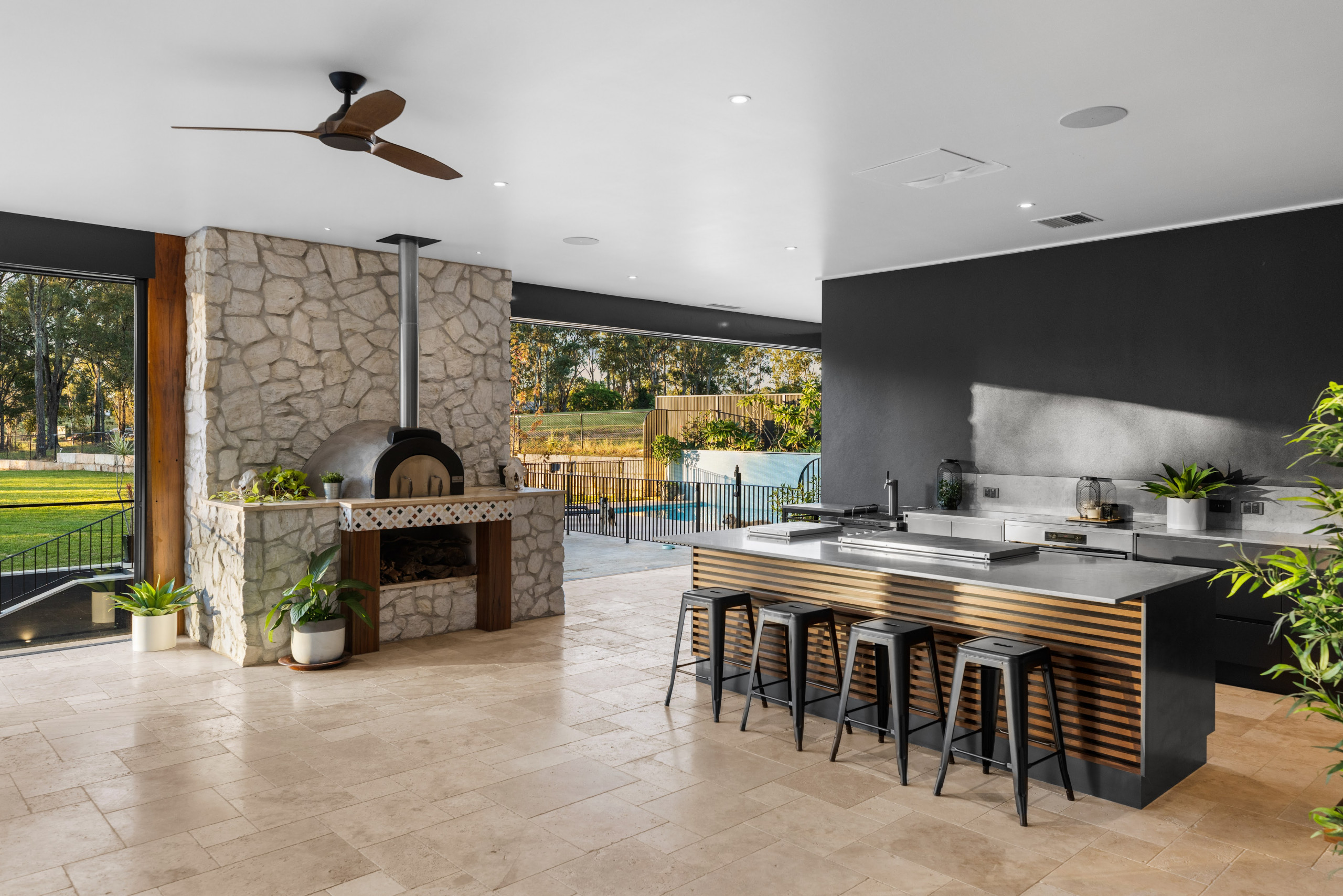 75 Most Popular 75 Beautiful Patio with an Outdoor Kitchen Ideas & Designs Design Ideas for July 2026 | Houzz NZ