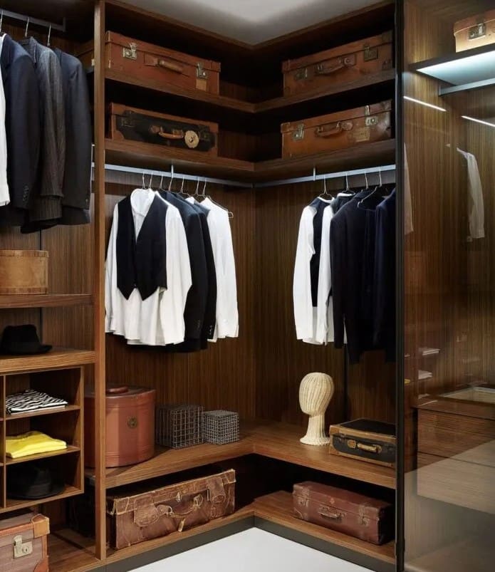 A corner wardrobe to make use of space without sacrificing aesthetics - Modern Italian Design Furniture Store from Italy, Coch Italia Leather Sofas Il Piccolo Design