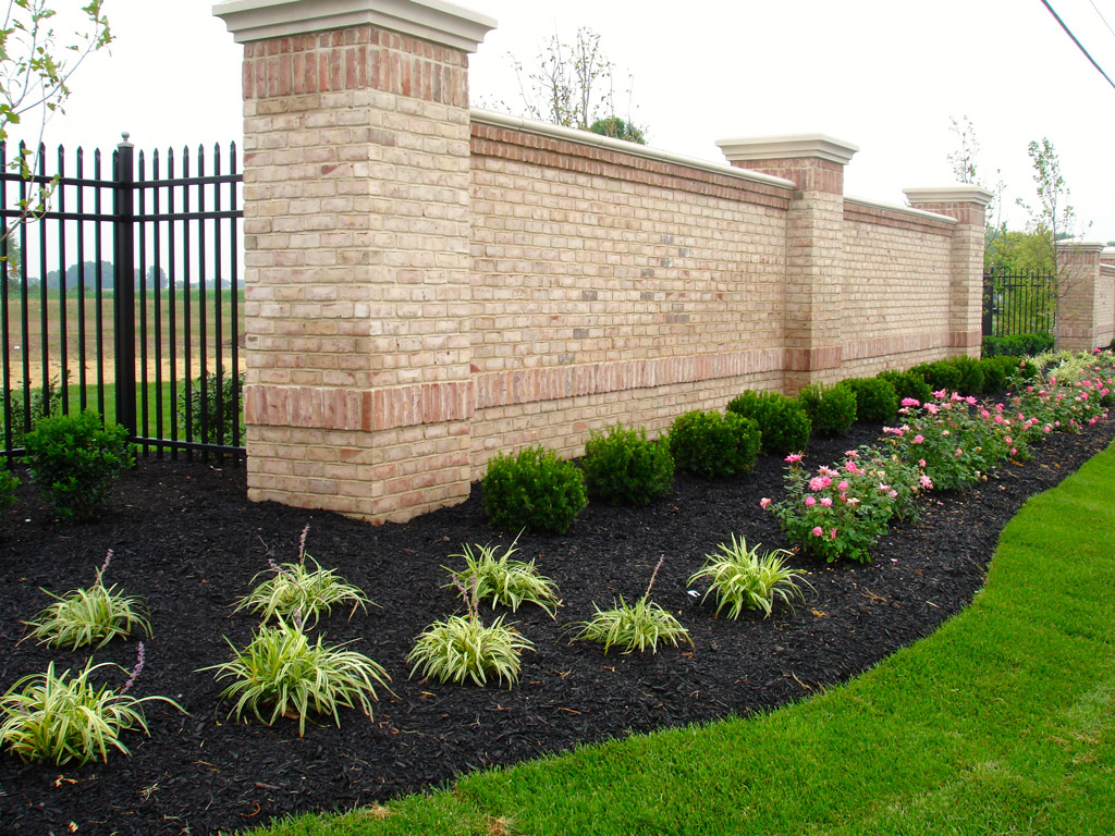 Black Colored Mulch | Indianapolis Mulch | McCarty Mulch