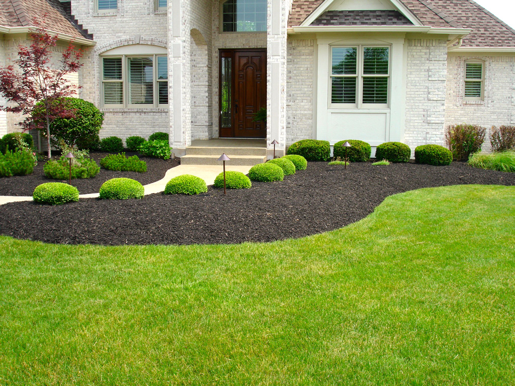 Black Colored Mulch | Indianapolis Mulch | McCarty Mulch