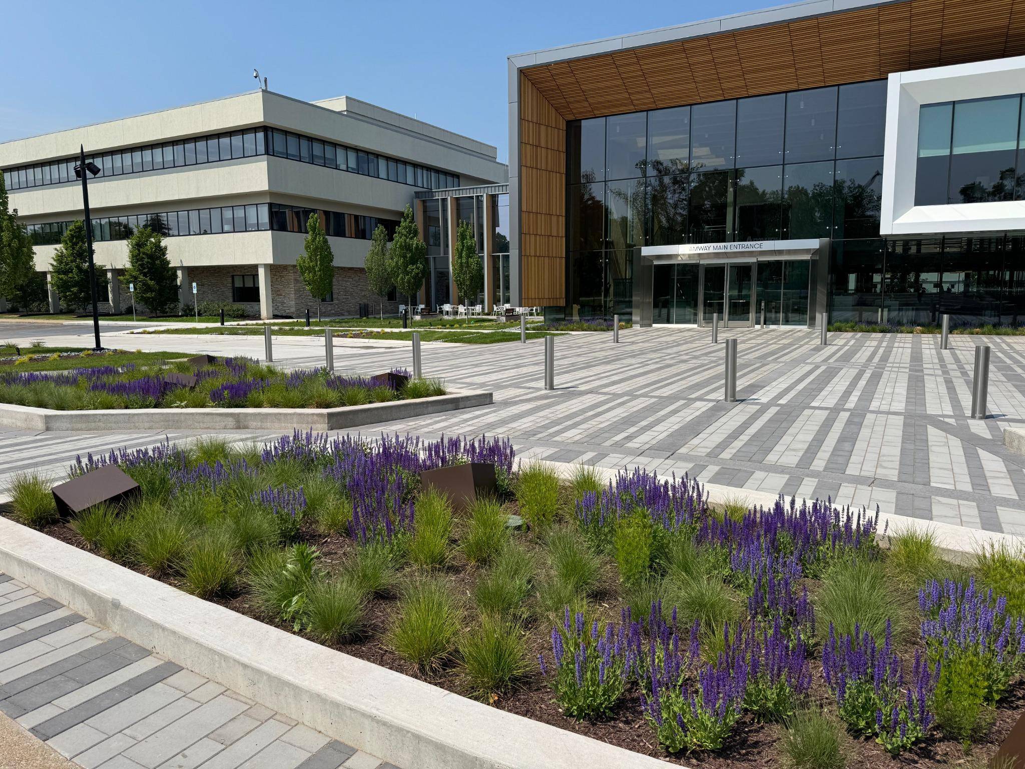 Commercial Hardscaping In Grand Rapids | Twin Lakes Nursery