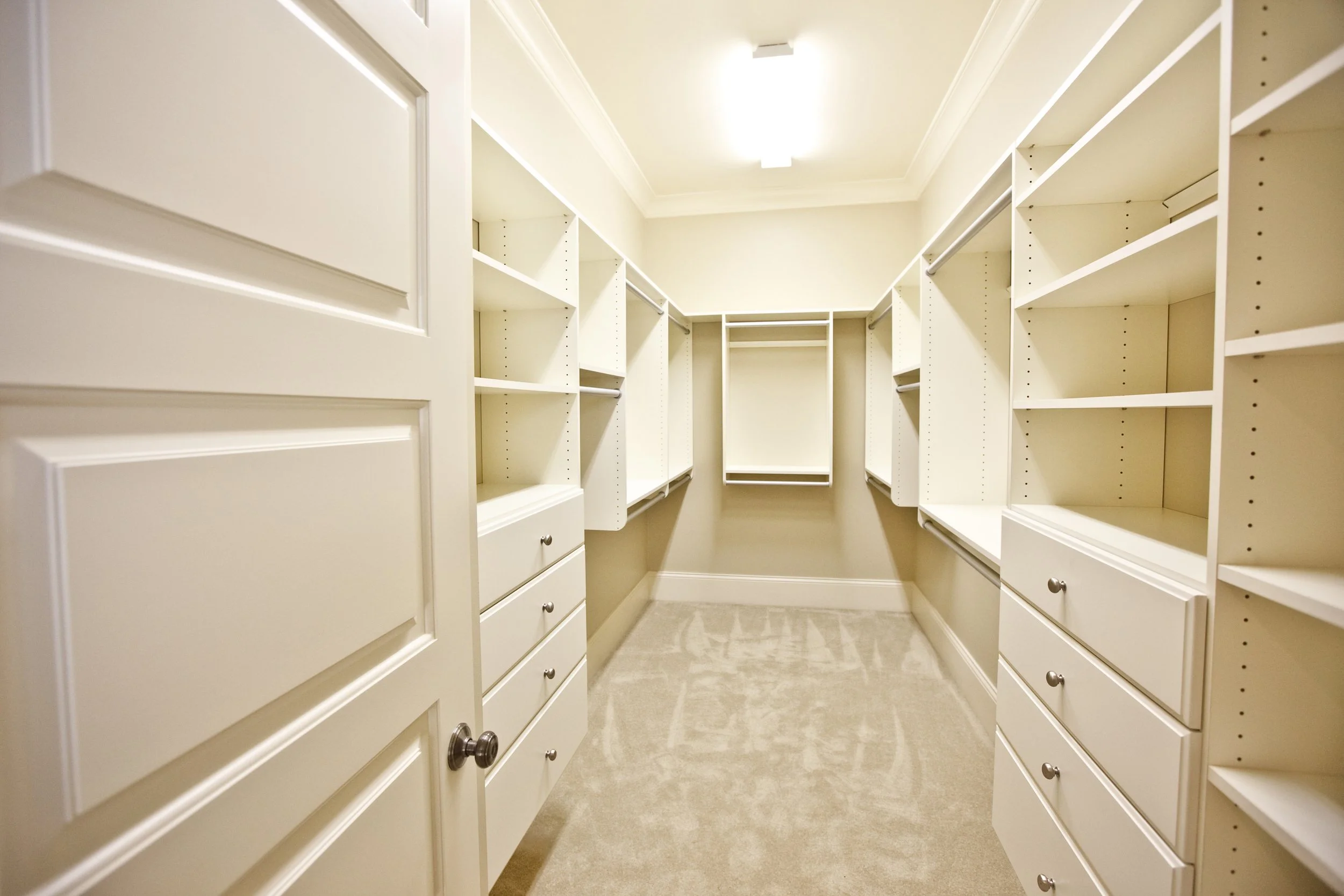 Dream Closet Checklist: Everything You Need for a Perfectly Organized Space