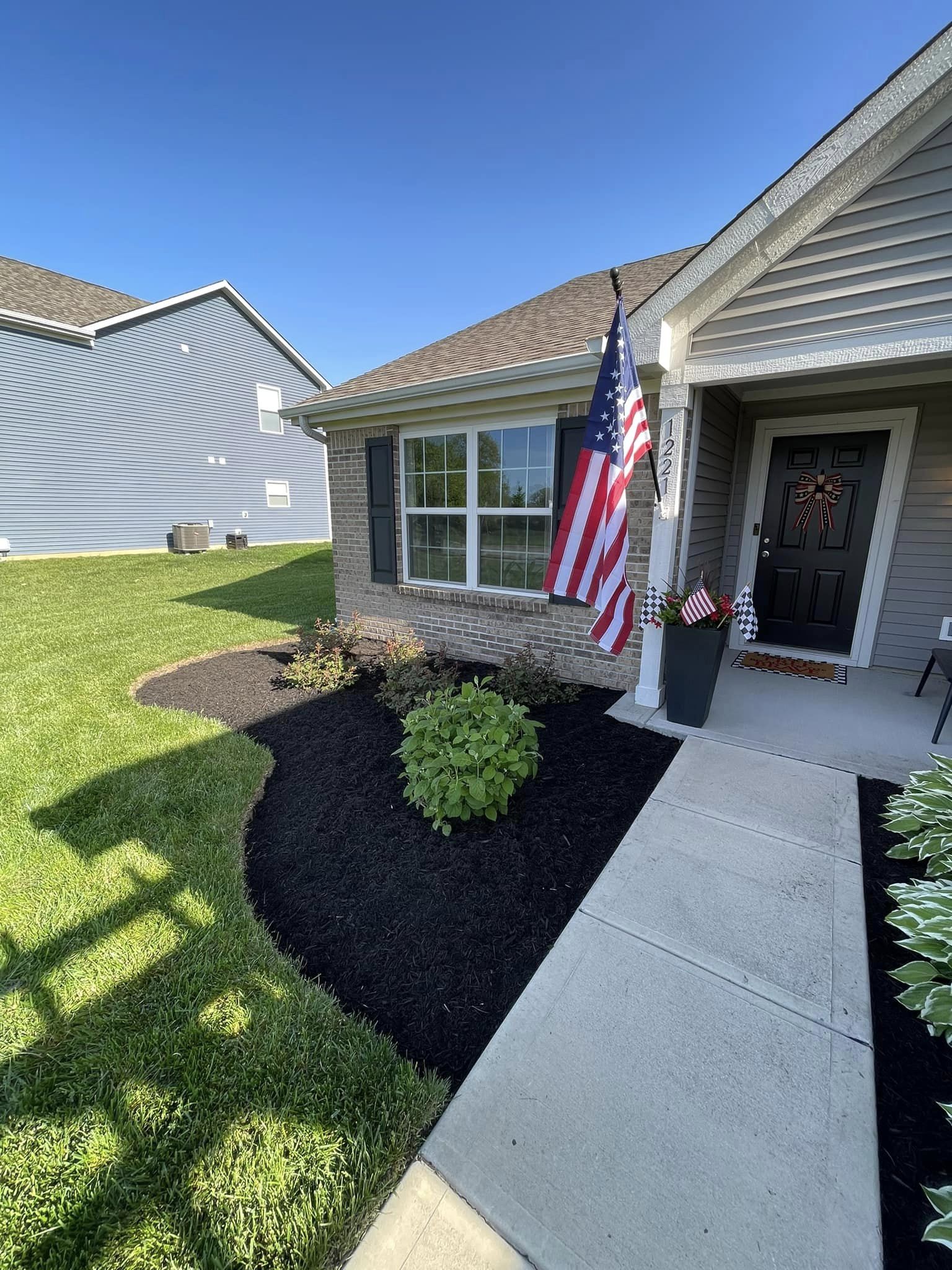 Dyed Mulch - Musselman Landscaping | Indianapolis Mulch Delivery