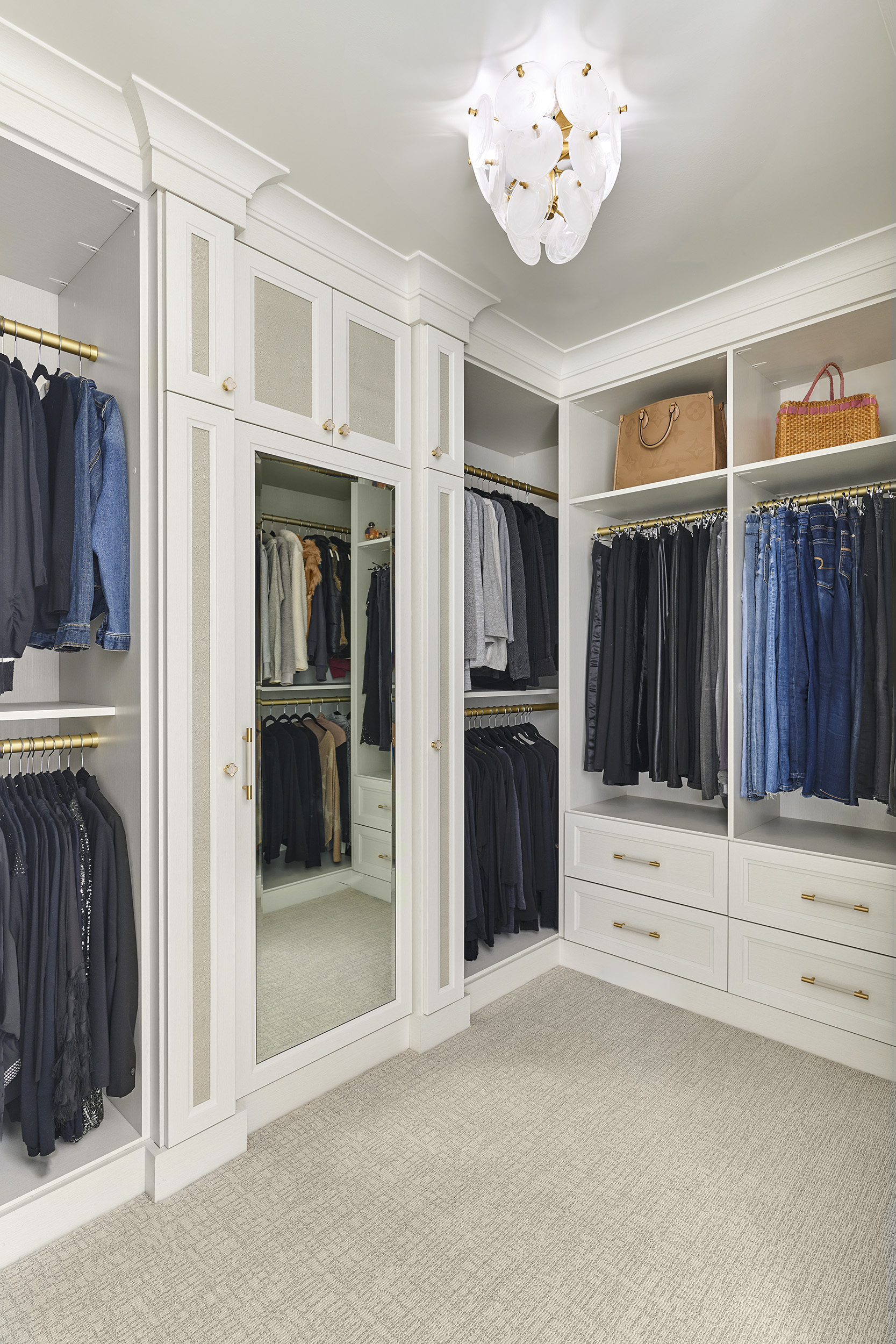 Ensuite Enclave: A masterclass in closet design | Woodworking Network