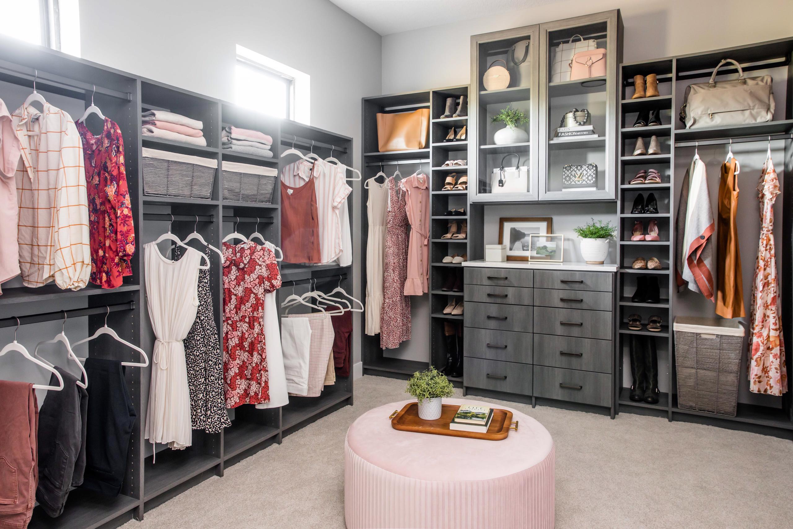 How Can a Custom Closet Help You Declutter? | Pulito Closets
