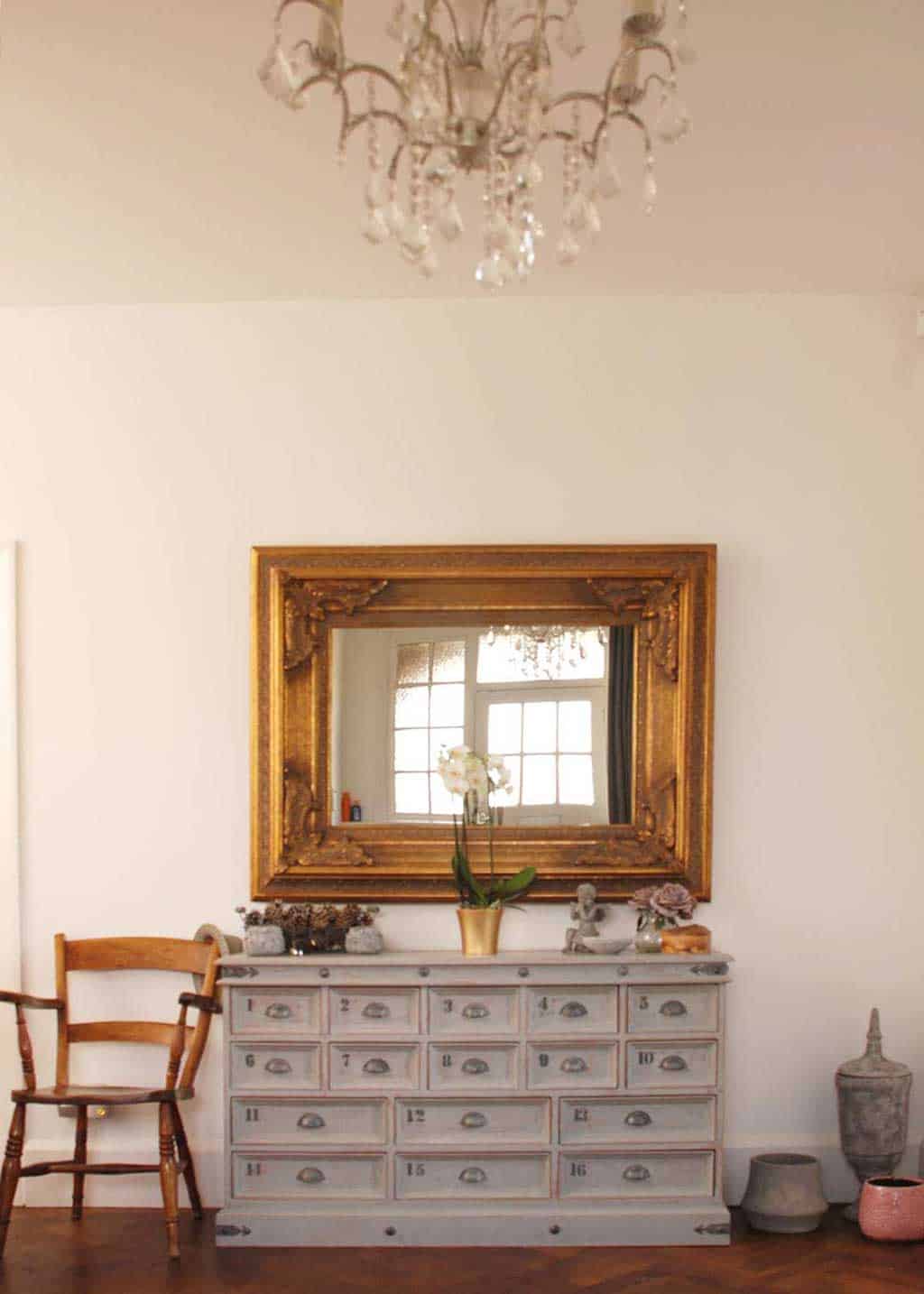 How to Make Vintage Decor Work in Your Home - The Listed Home