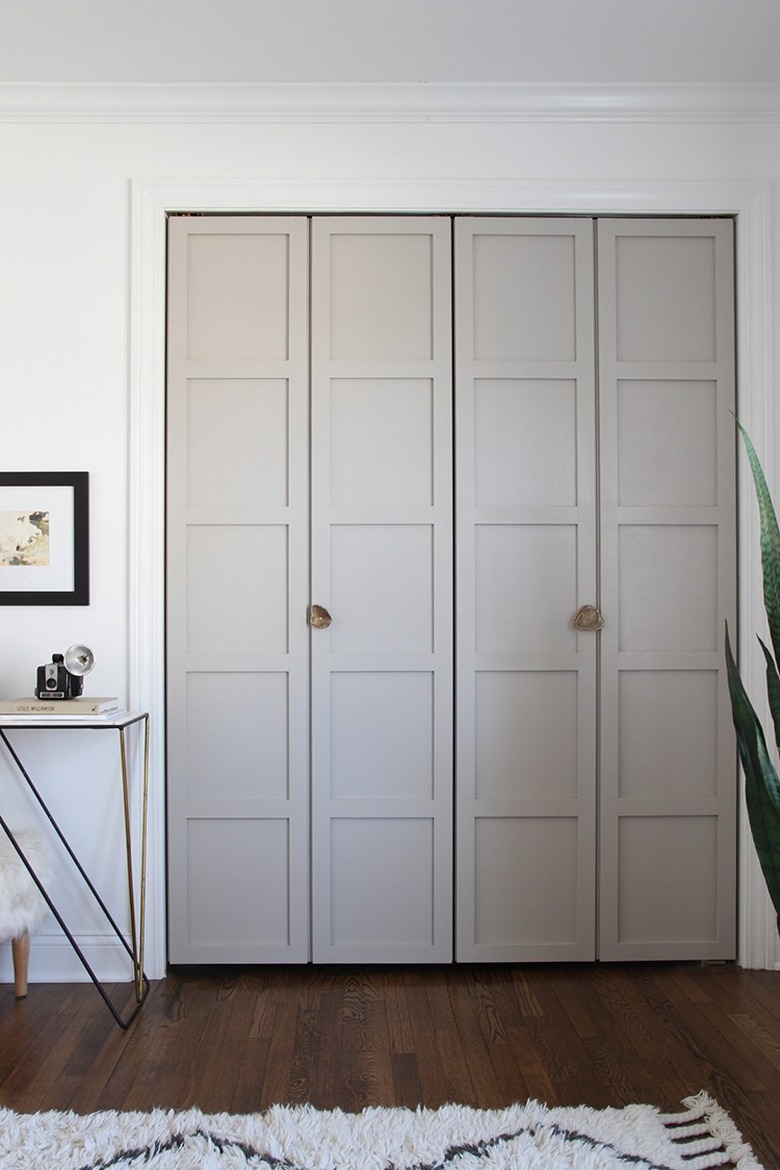 Low-Key, We Can't Get Enough Of These 7 Gorg Closet Door Ideas For Bedrooms