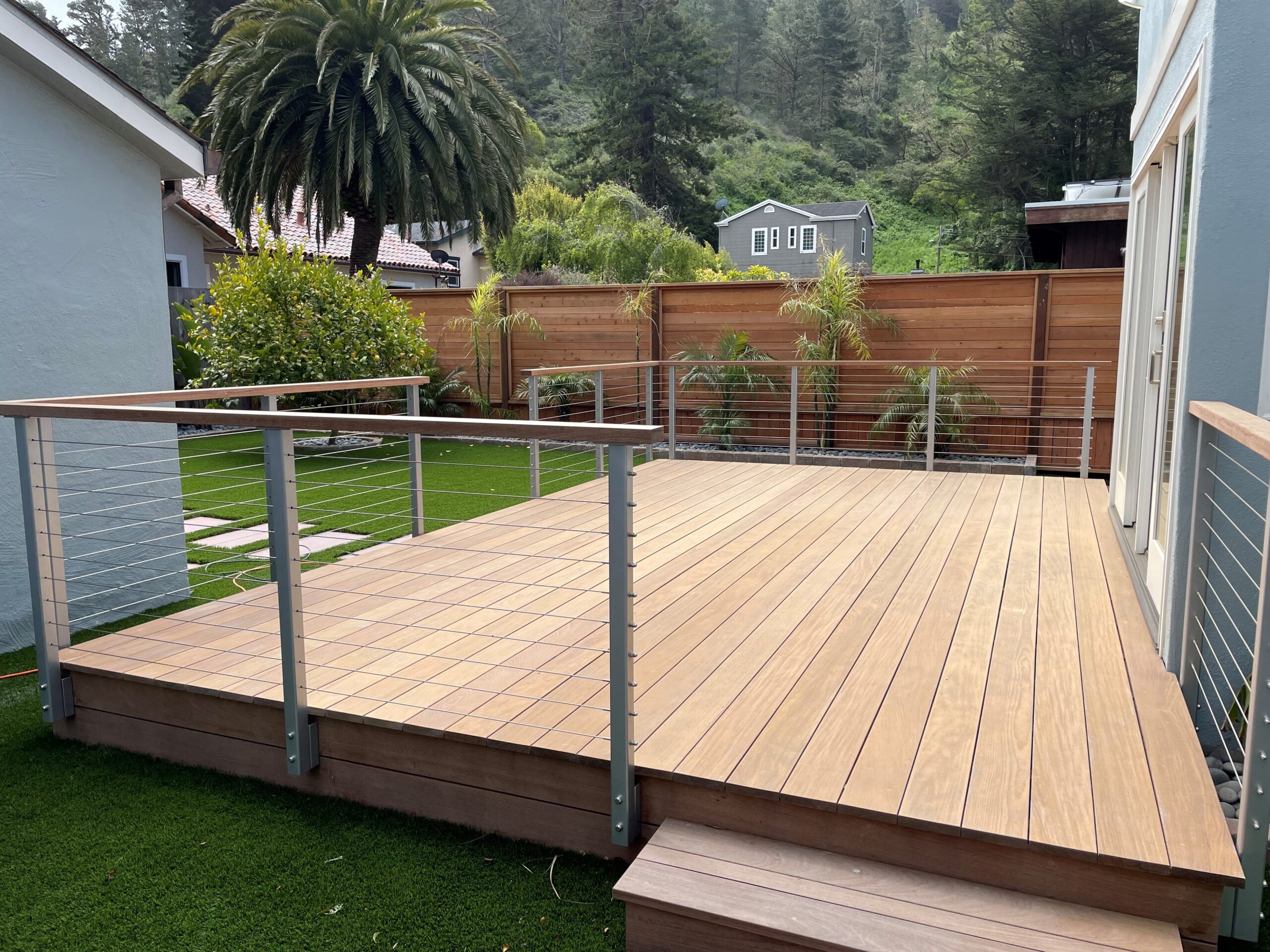 Minimalist Deck and Patio Ideas - San Diego Cable Railings