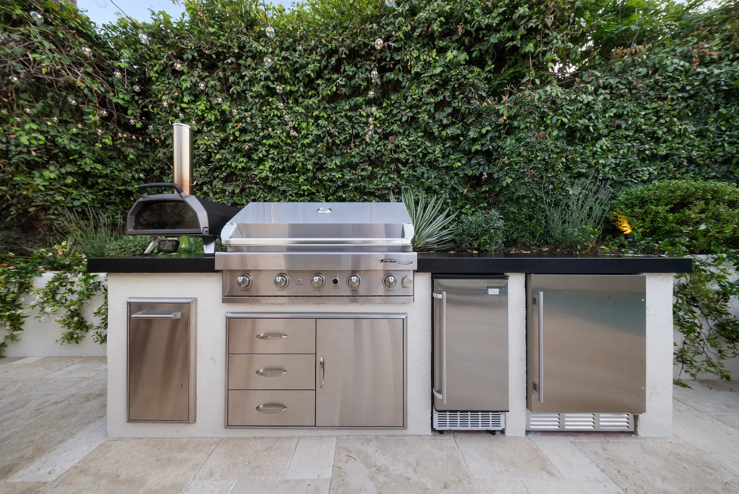 Outdoor Kitchens & BBQ Islands in Los Angeles, CA | Y&M Brothers