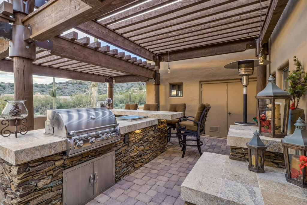 Premier Outdoor Kitchen Builders in Phoenix: Transform Your Backyard Today