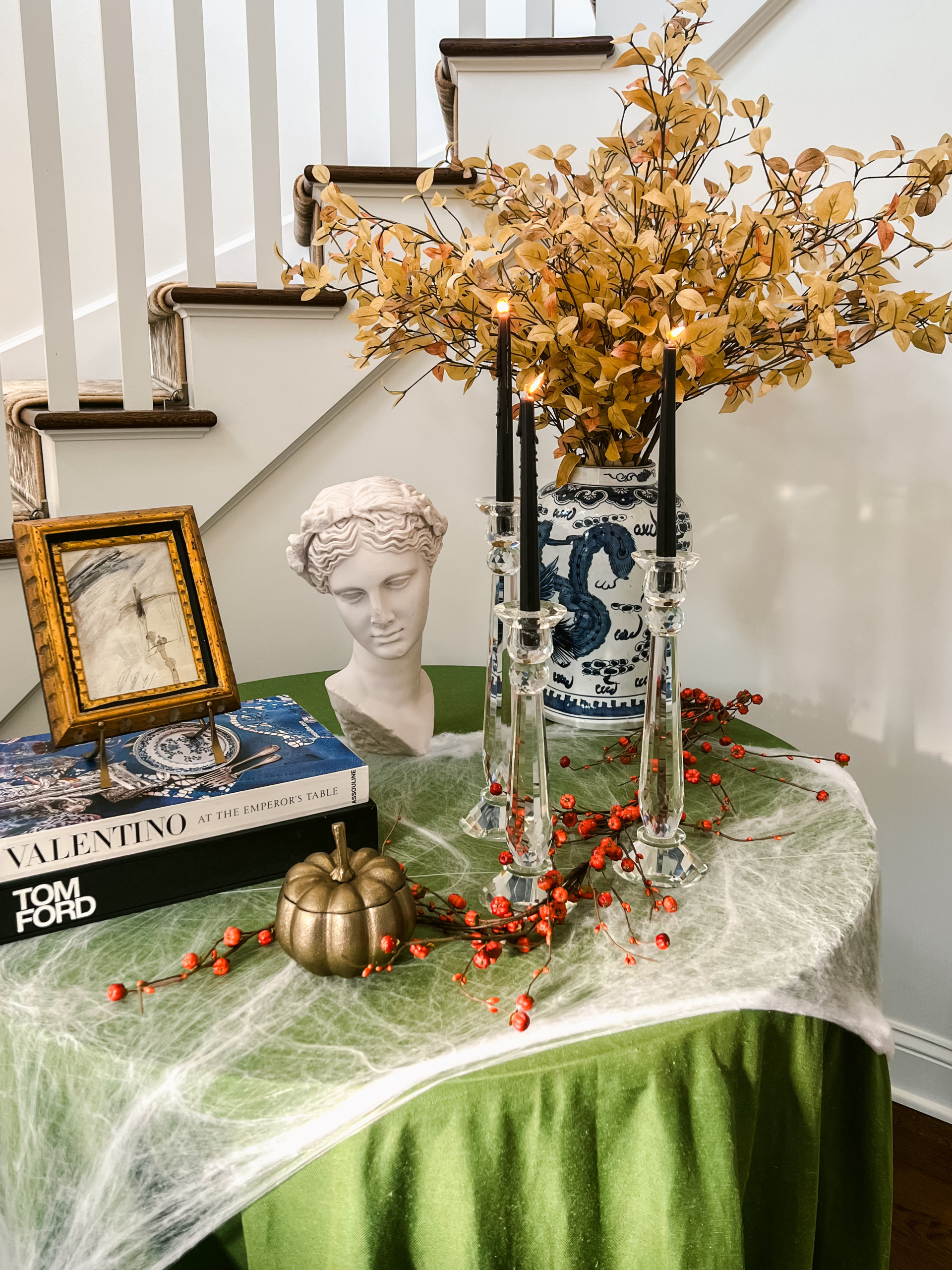 10 Elegant Halloween Decor Ideas For Your Home