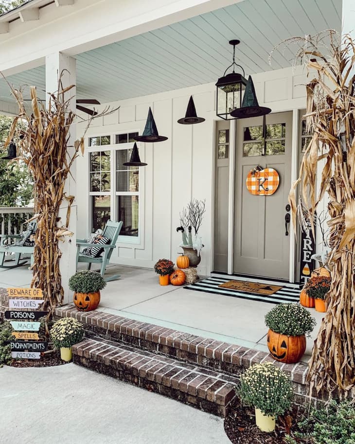 10 Fun Fall Patio Ideas - How to Decorate Your Patio for Autumn | Apartment Therapy