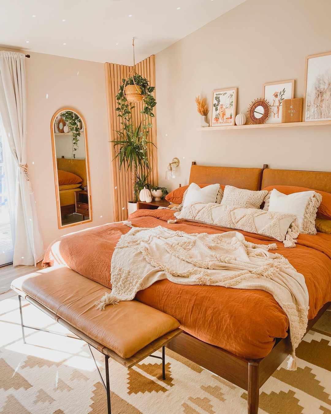 17 Halloween Bedroom Décor Ideas Anyone Can Pull Off