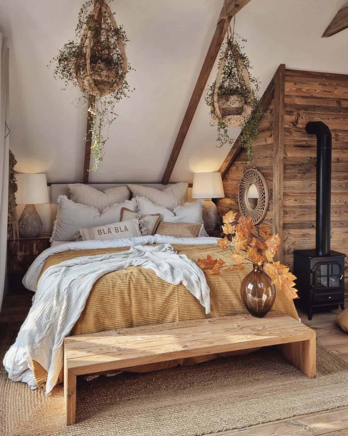 18 Rustic Fall Decorating Ideas For A Warm And Cozy Bed Oasis Story - One Kindesign