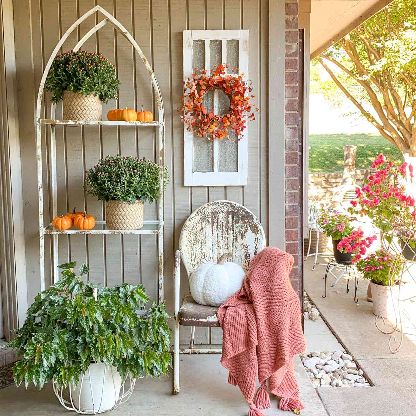 20 Beautiful Fall Porches to Celebrate the Season