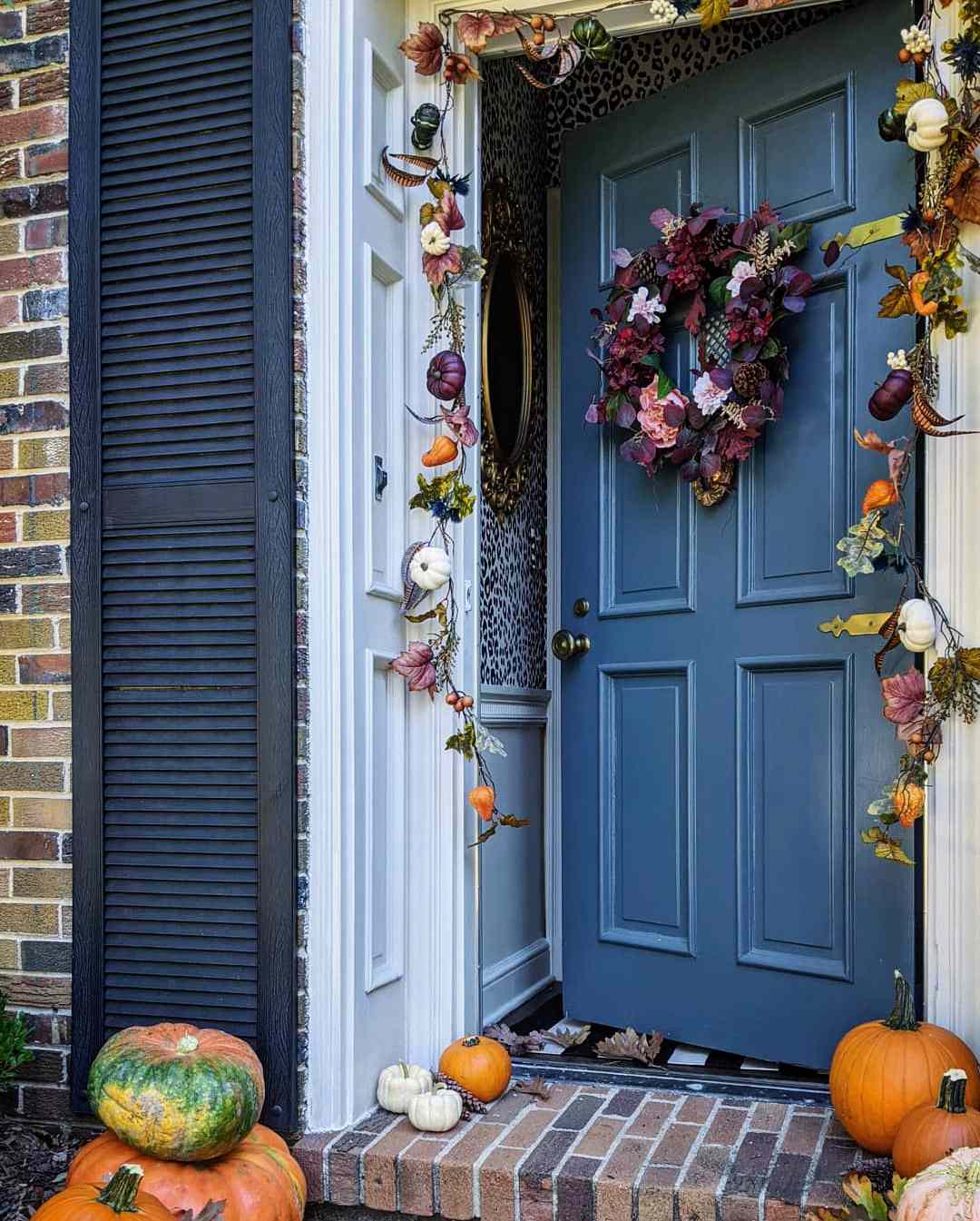 20 Beautiful Fall Porches to Celebrate the Season