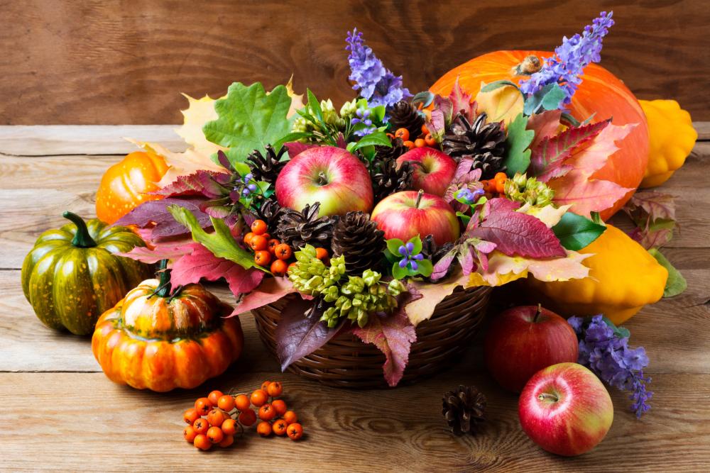 20 Homemade Thanksgiving Centerpiece Ideas That Prove You Don't Need Fancy Decor to Impress