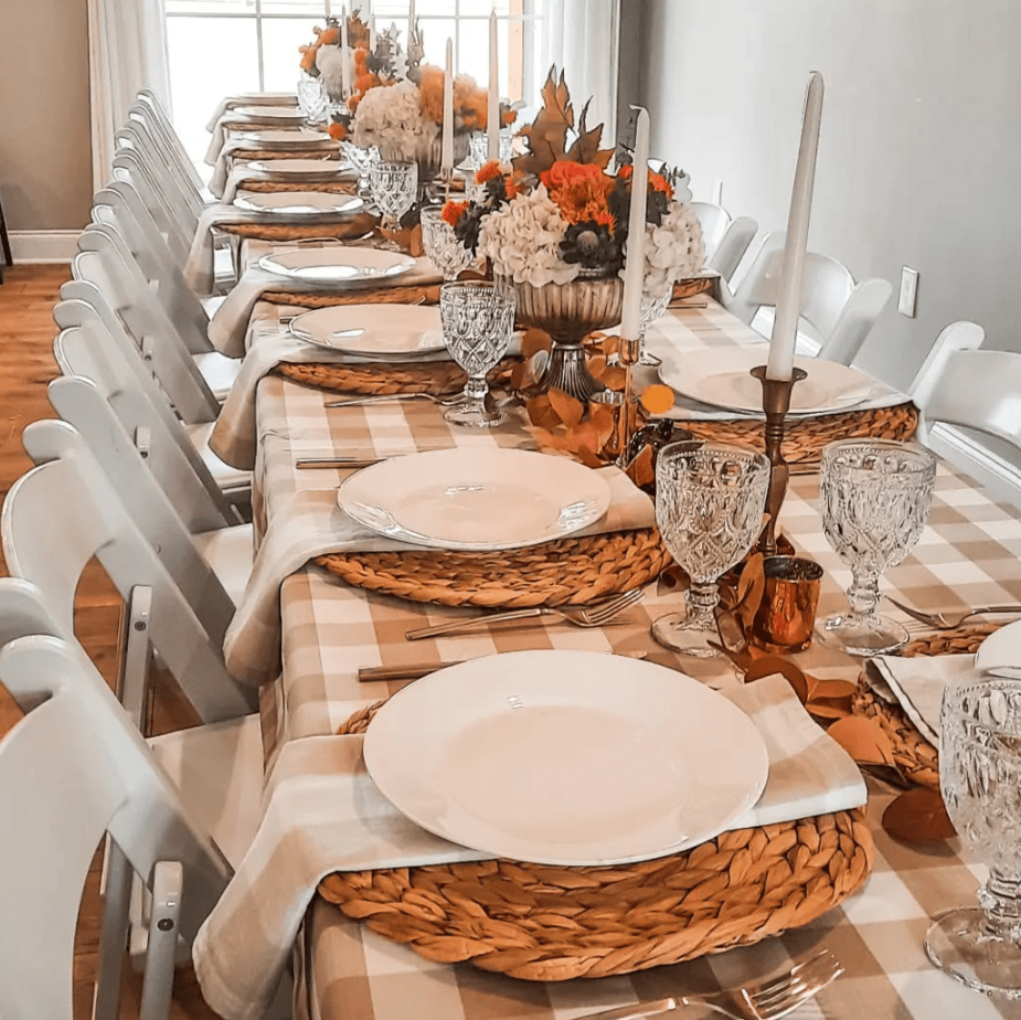 25 Inspiring Thanksgiving Tablescapes Ideas for a Beautiful Holiday Table - Jessica Welling Interiors