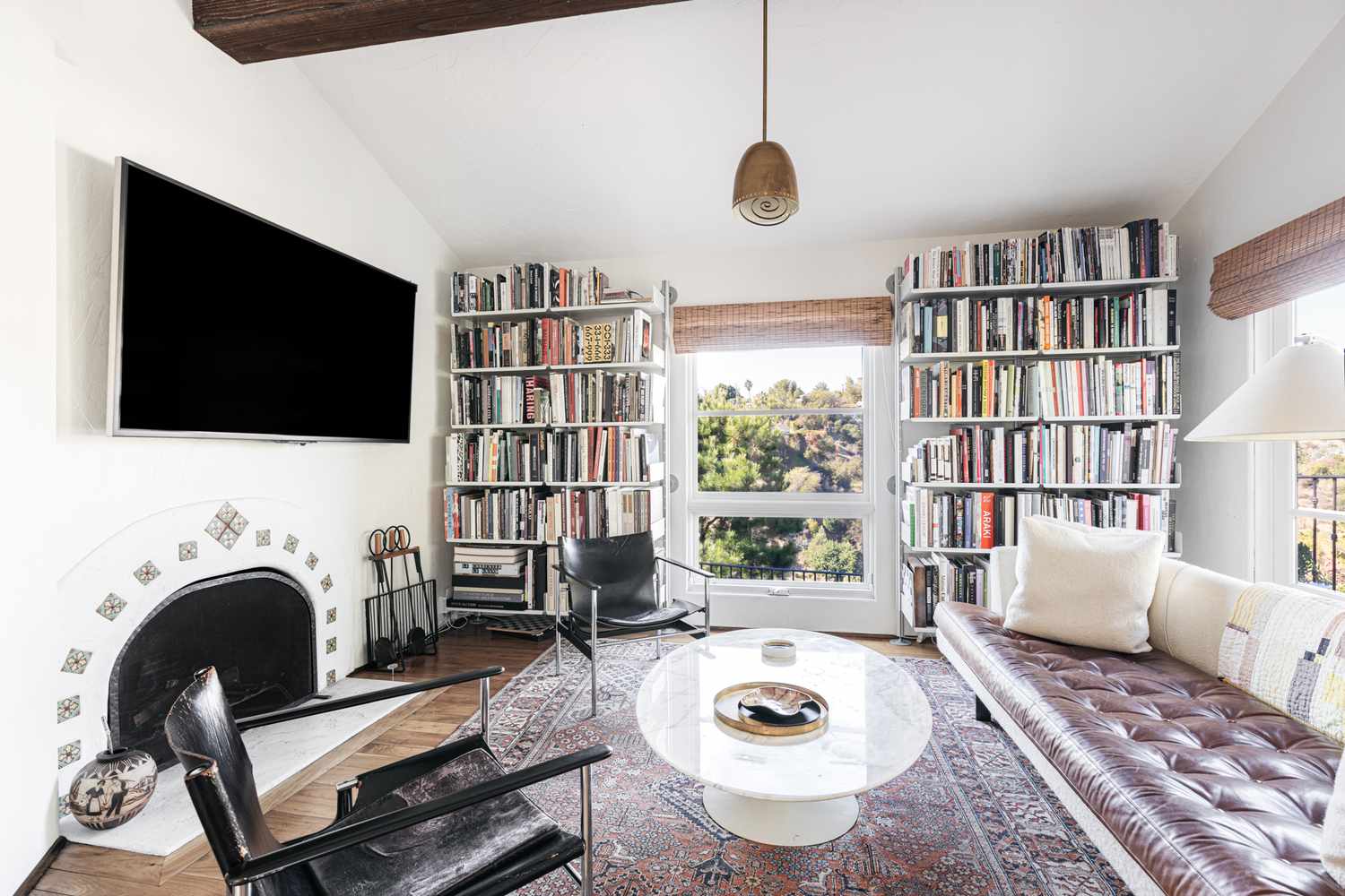 33 Ways to Make the TV Over a Fireplace Look Better