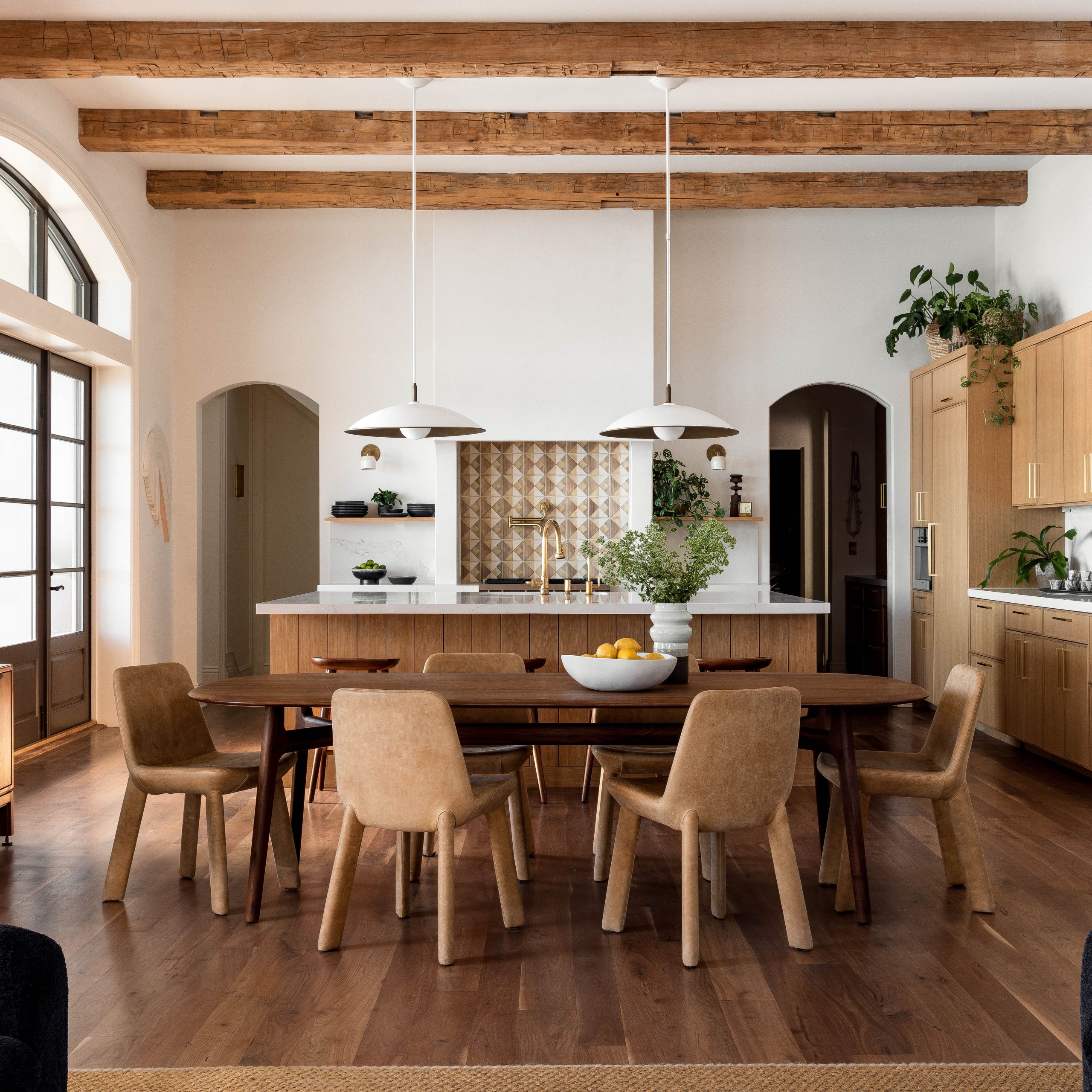 40 Dining Room Ideas, From Statement Wallcoverings to Nontraditional Tables | Architectural Digest