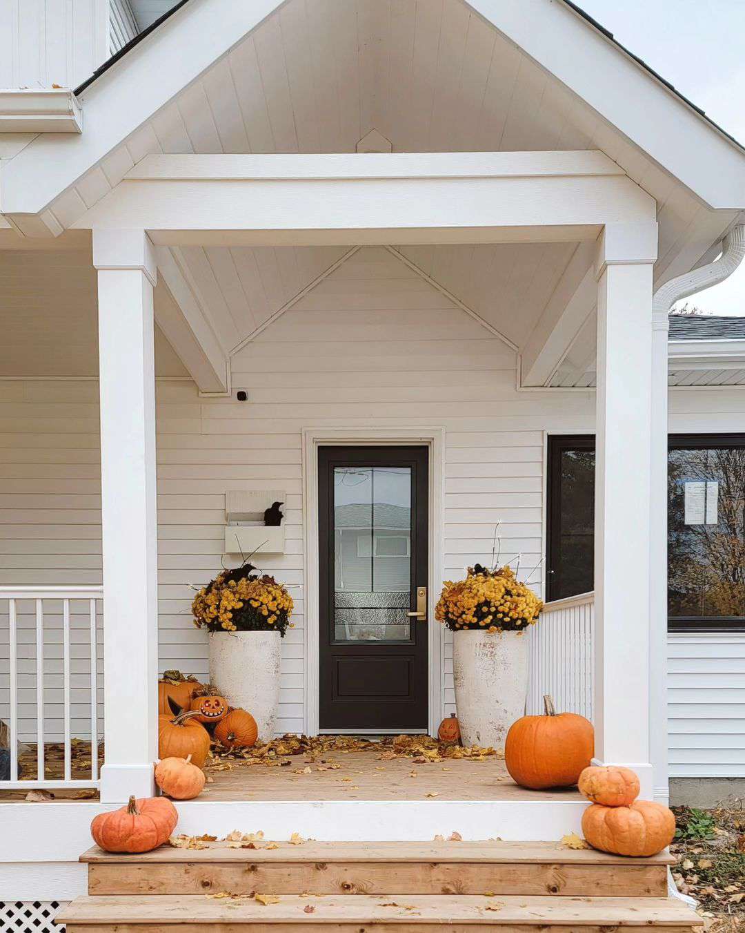 41 Fall Outdoor Decorating Ideas to Welcome the Season