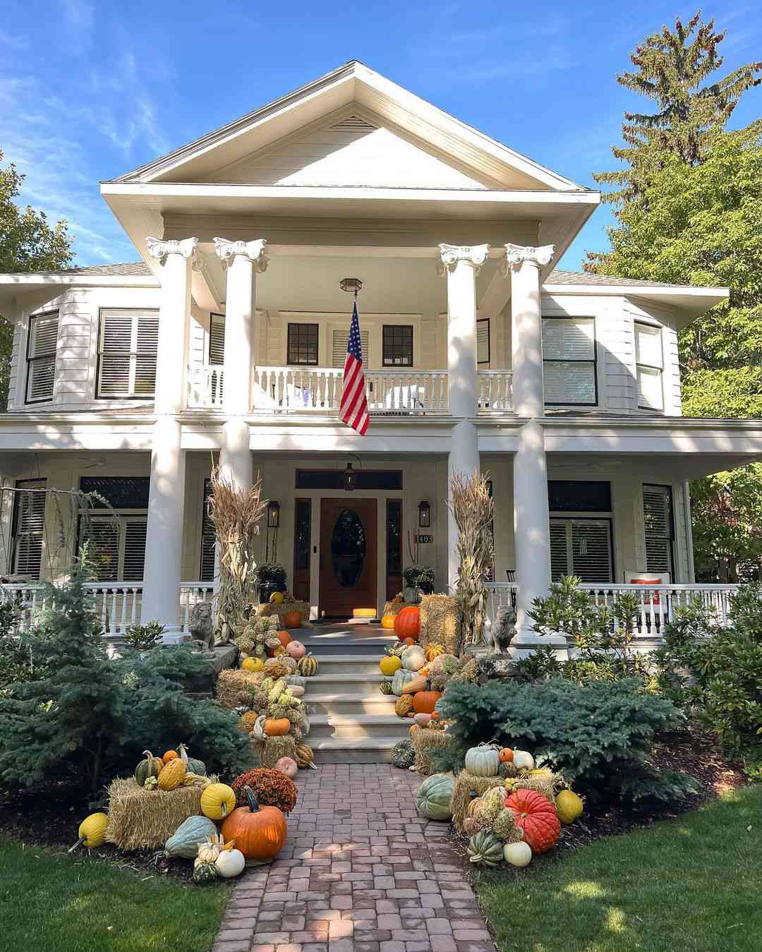 52 Fall Porch Decor Ideas for Any Size and Budget