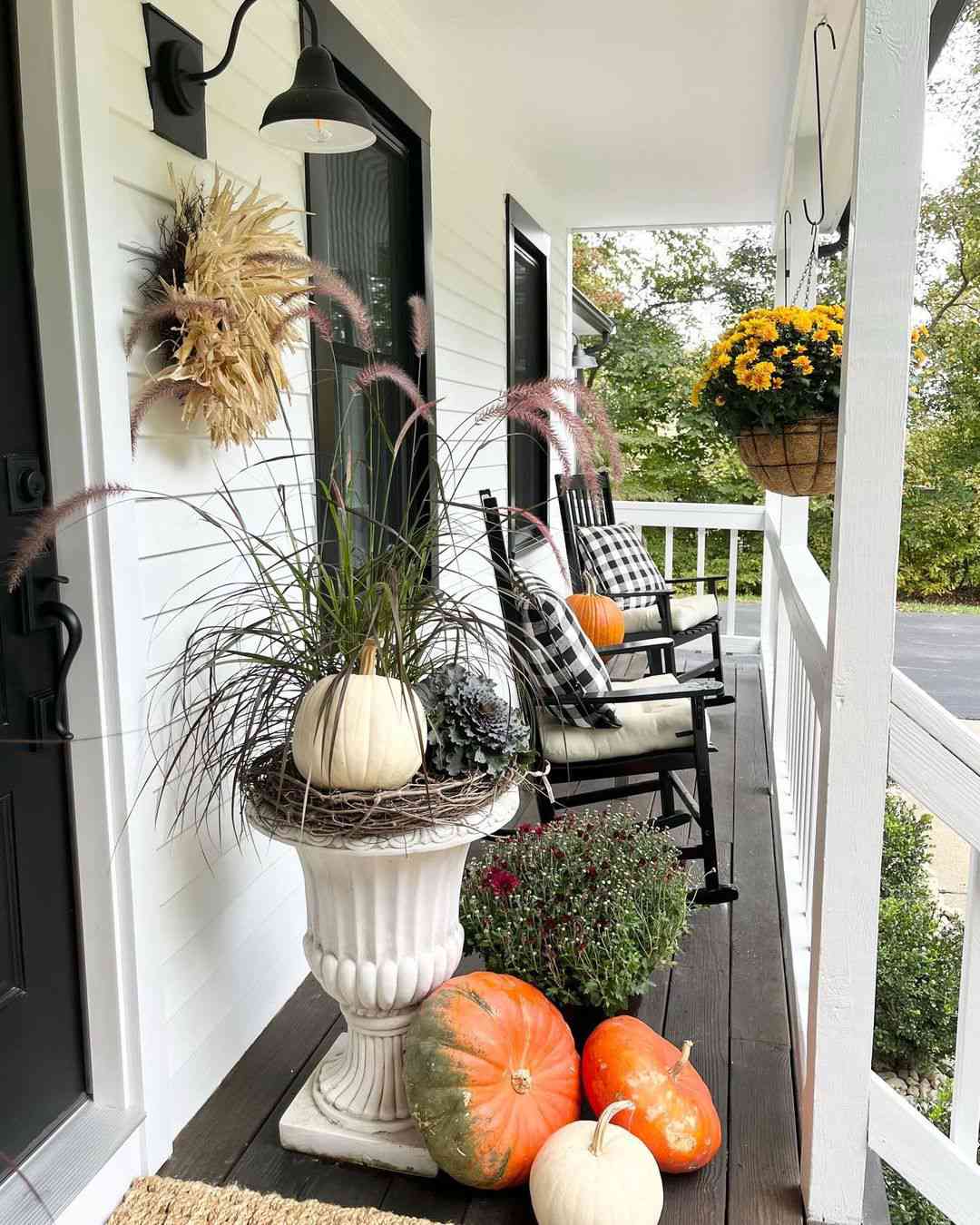 52 Fall Porch Decor Ideas for Any Size and Budget