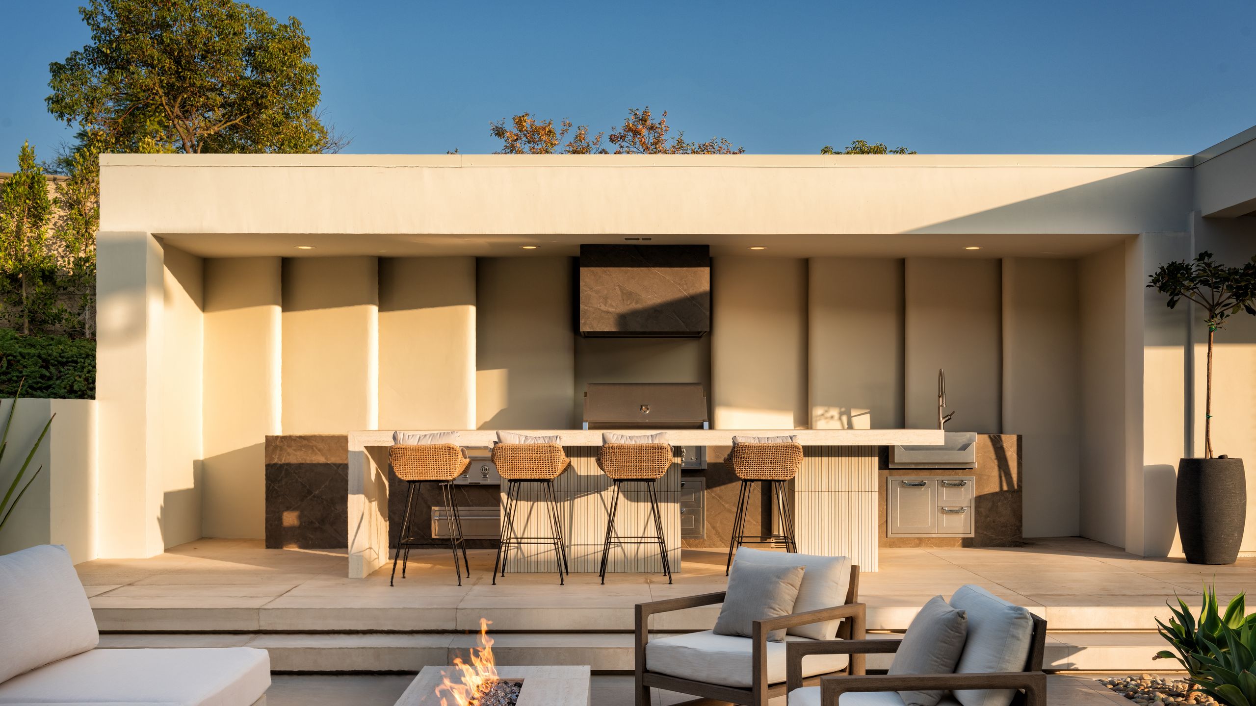 62 Outdoor Kitchen Ideas to Turn Your Backyard Into Party Central This Spring | Architectural Digest
