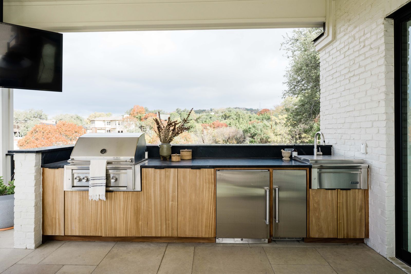 62 Outdoor Kitchen Ideas to Turn Your Backyard Into Party Central This Spring | Architectural Digest