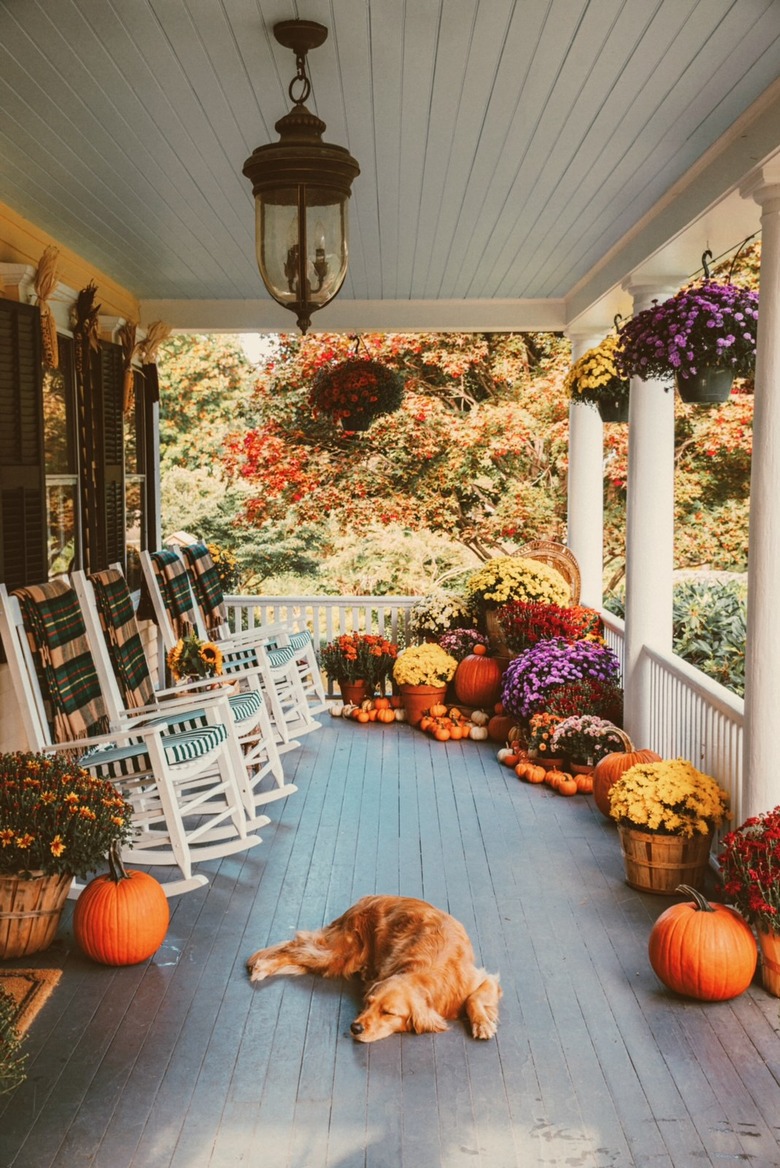 8 Ways To Take Your Fall Porch Decor To The Next Level