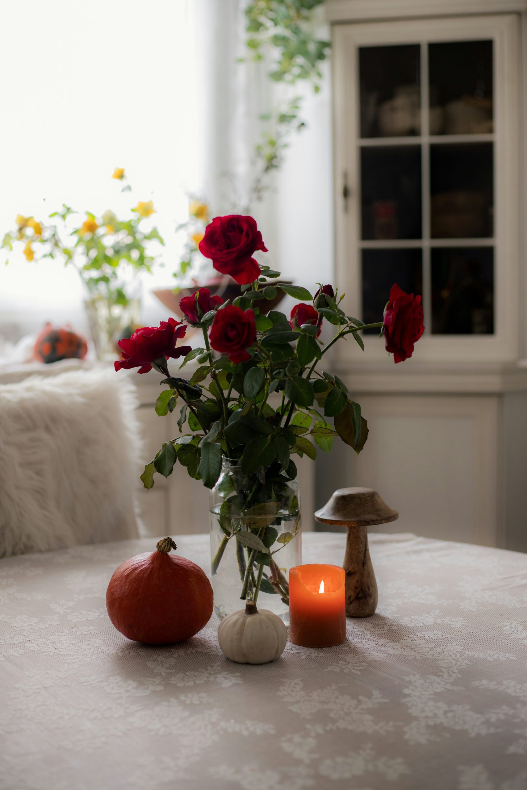 A autumn-like, cottagecore-inspired kitchen setup || 📸 Photo by: Jovan Vasiljević