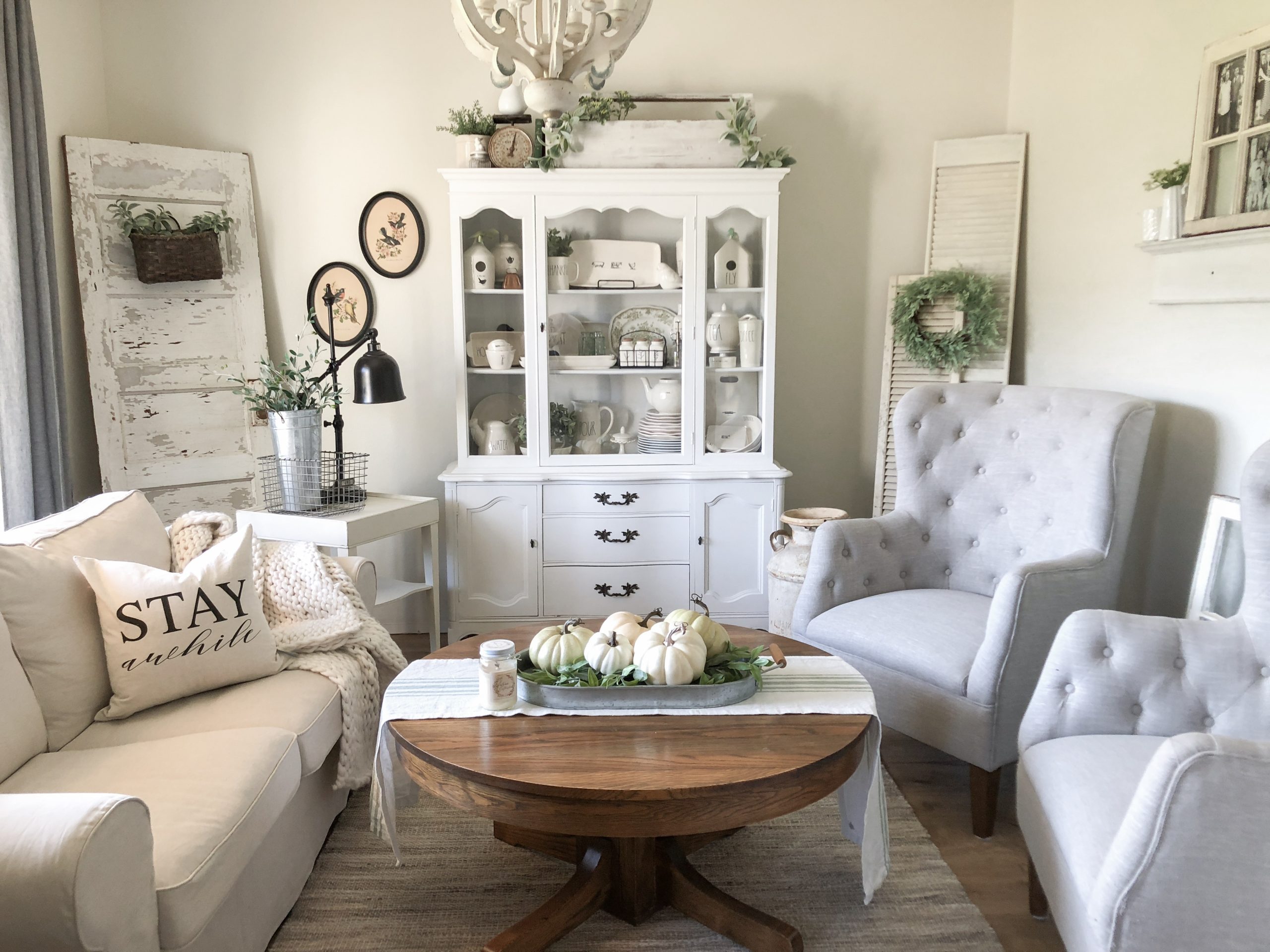 Decorating a Fall Farmhouse Entryway with Neutral Faux Pumpkins and Florals - Rain and Pine