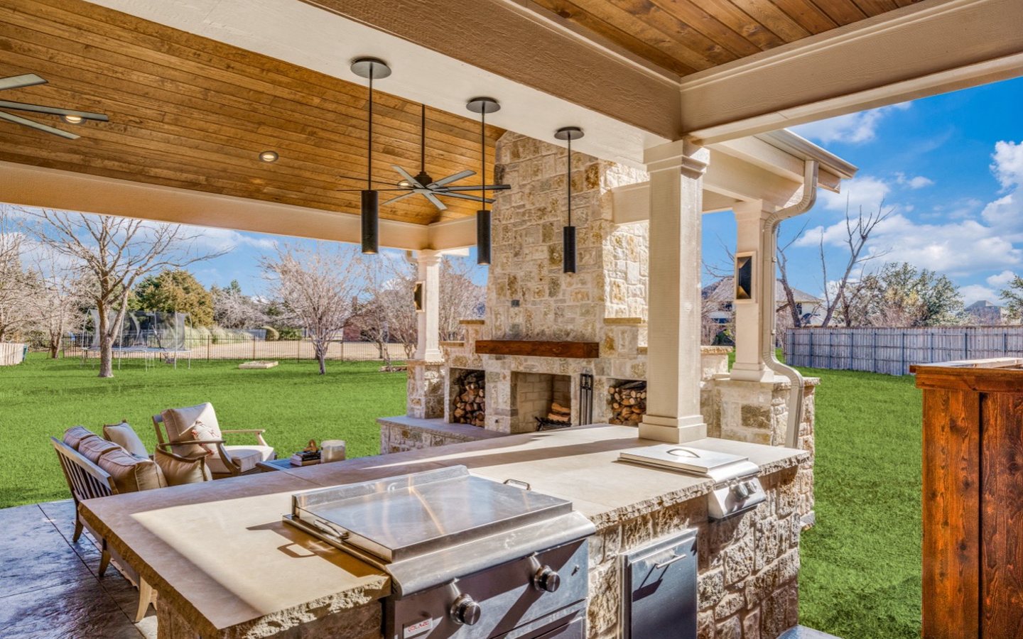 Designing the Perfect Outdoor Kitchen for Your DFW Home | Texscape Solutions 🌱
