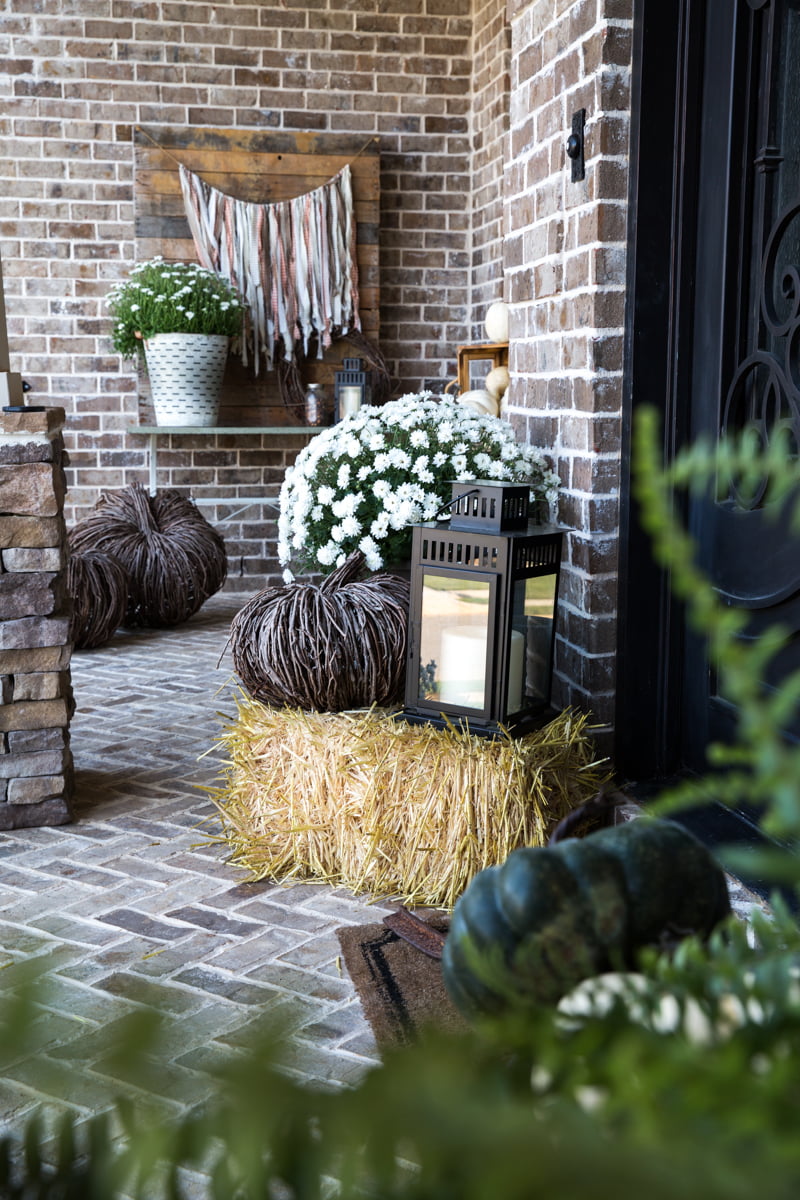 Fall Porch Decor | 5 Elements You Need to DIY a Beautiful Space