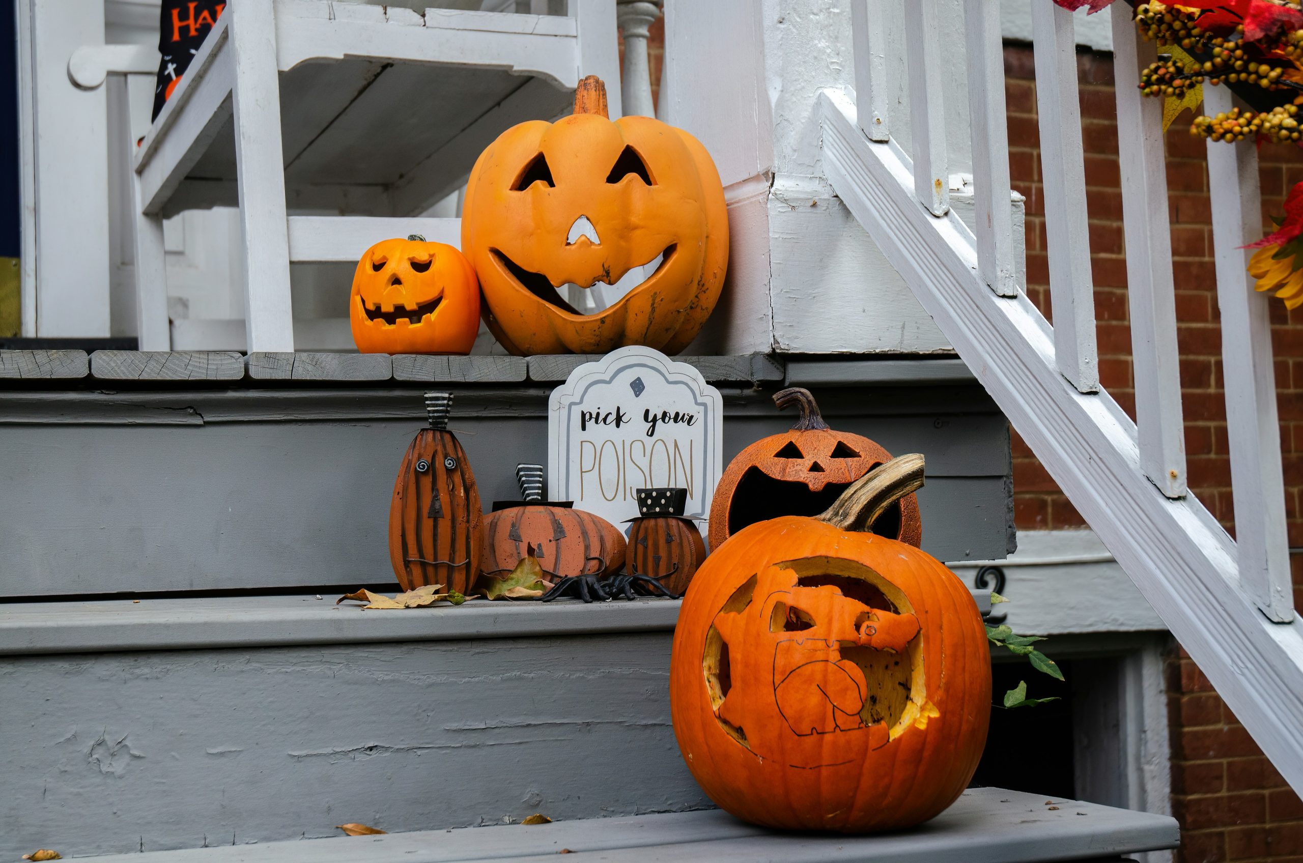 Front porch seasonal decorations