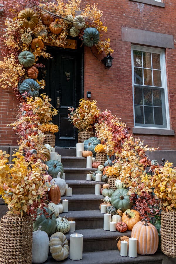 Halloween Home Décor Tips for Haunting Your Neighborhood - The New York Times