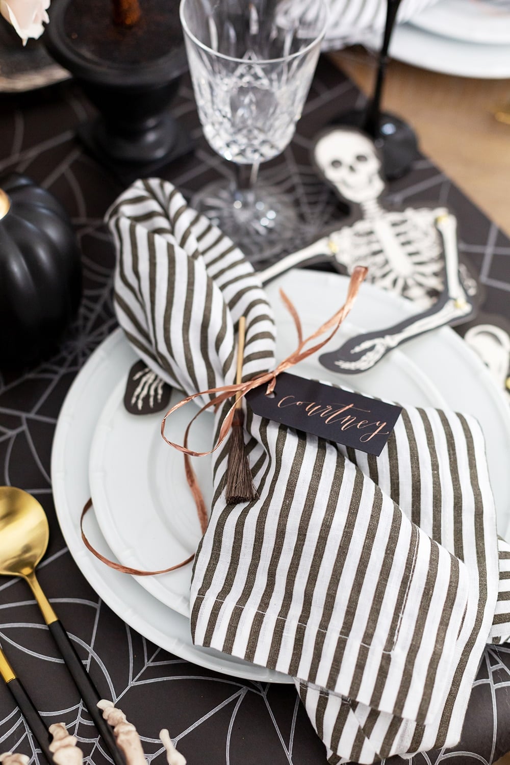 Halloween Tablescape Ideas & More! - Pizzazzerie
