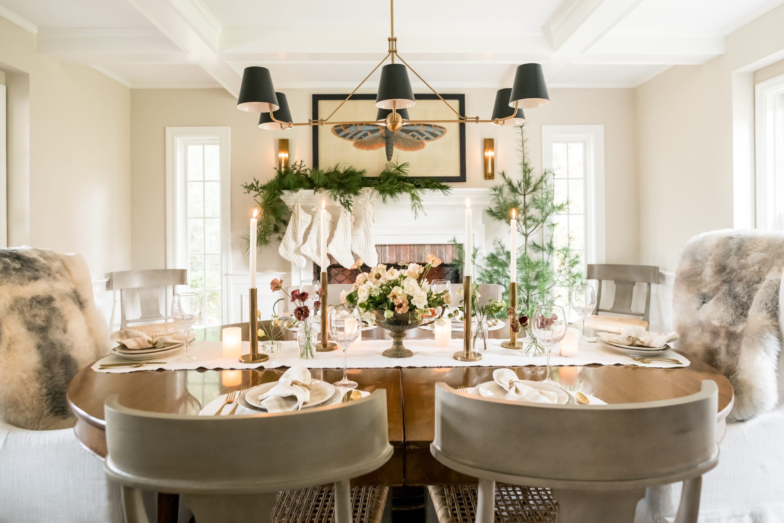 Home design ideas: Dining room decorations for winter holidays